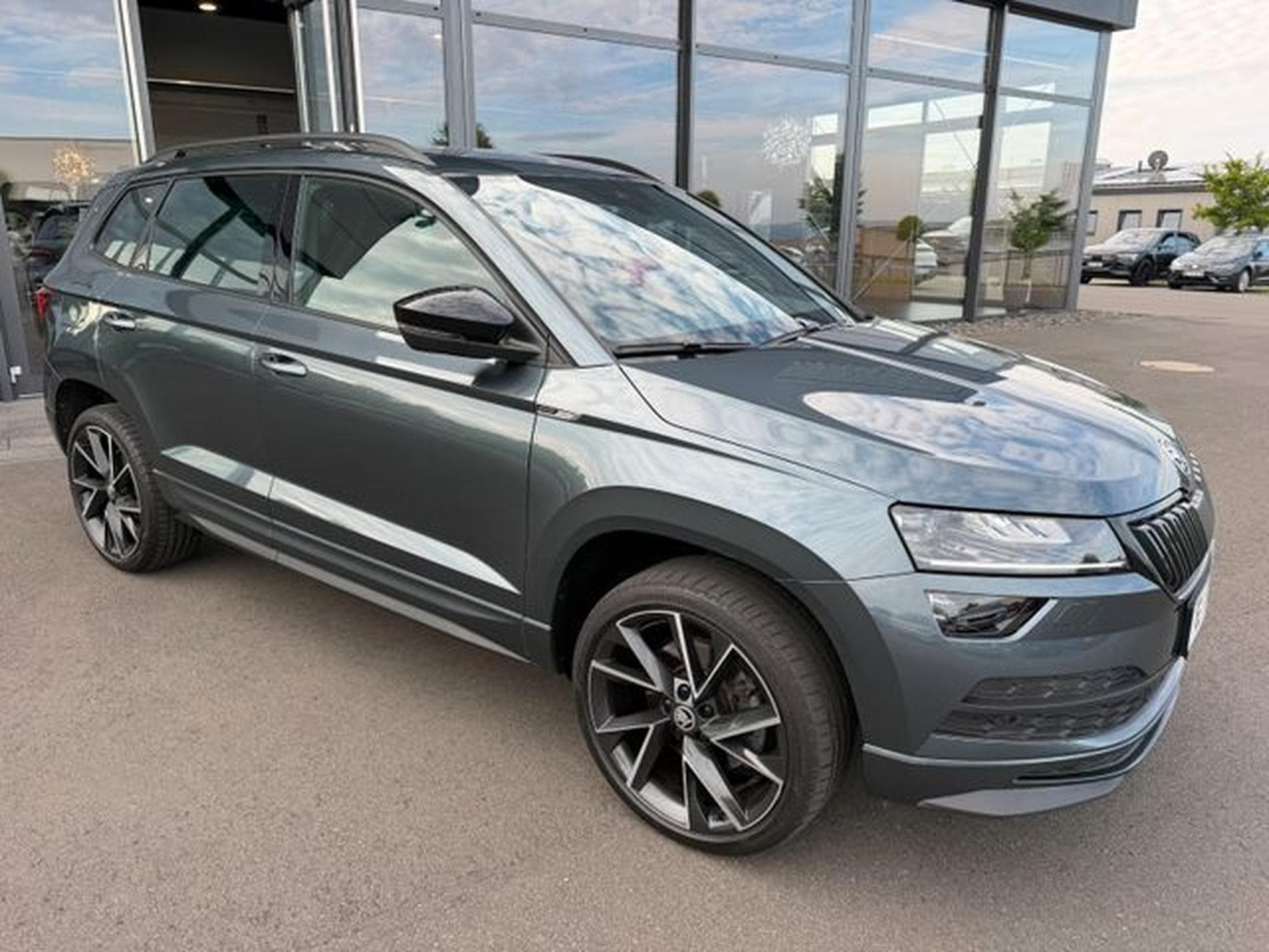 Skoda Karoq Karoq 1.5TSI DSG Sportline 19" Kam Key Virtual (2021) - Photo 4