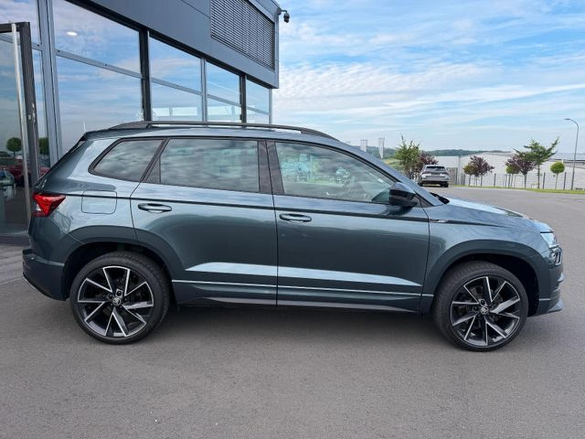 Skoda Karoq Karoq 1.5TSI DSG Sportline 19" Kam Key Virtual (2021) - Photo 5