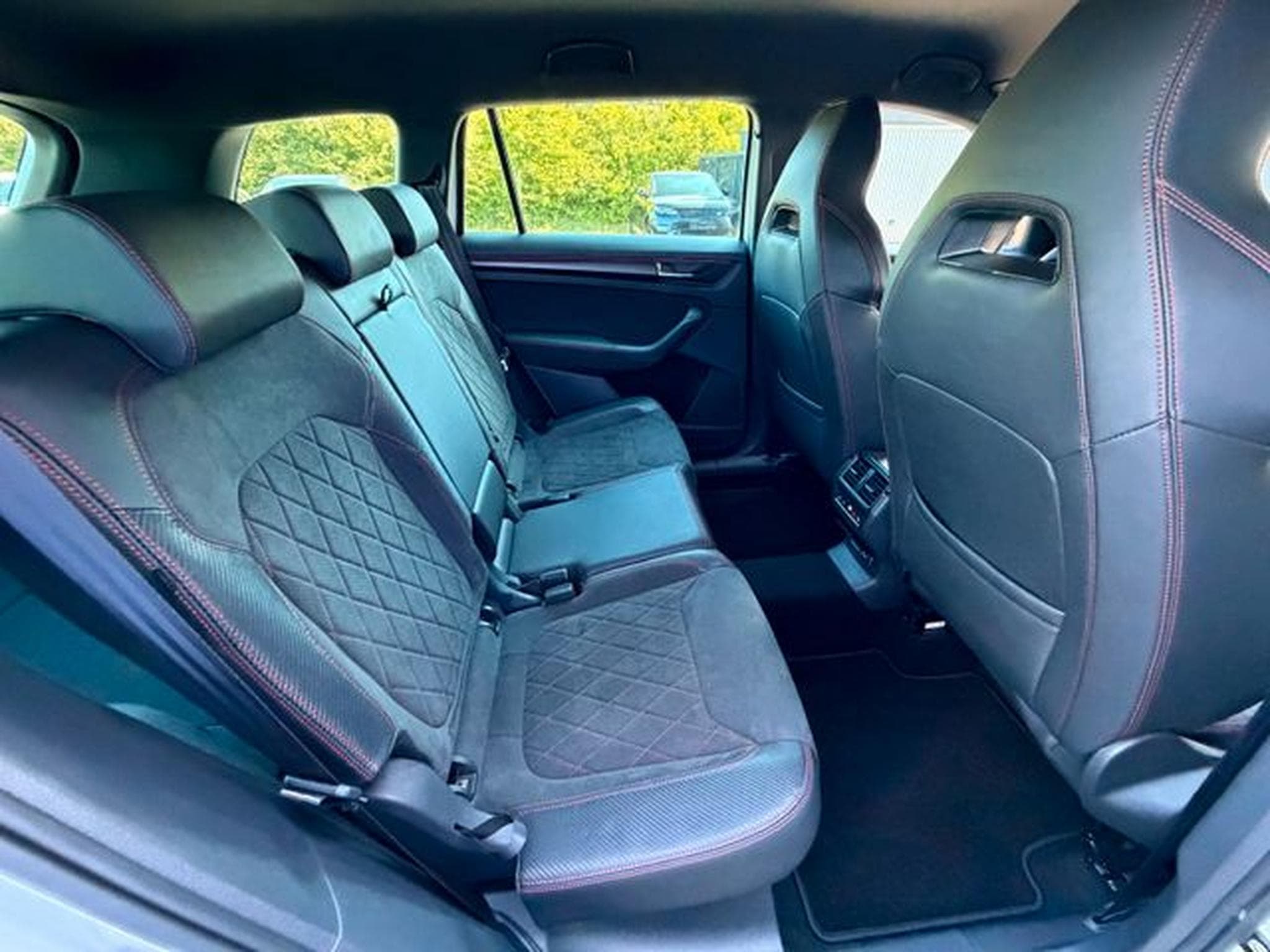 Skoda Kodiaq Kodiaq 2,0TSi RS 4x4 Canton Columbus Matrix ACC (2024) - Photo 14
