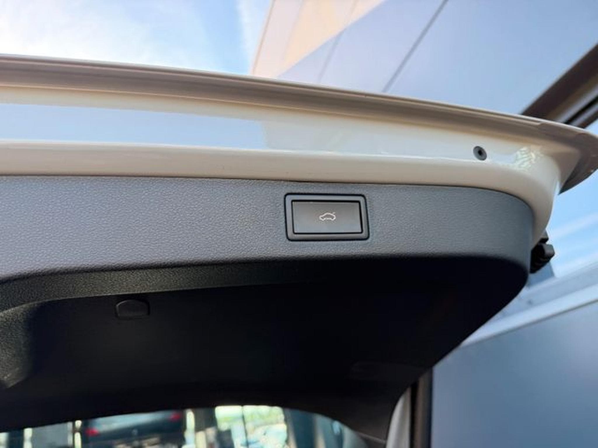 Skoda Kamiq Kamiq 1,5TSi 6-Gang Monte Carlo Navi Key Kamera (2022) - Photo 13