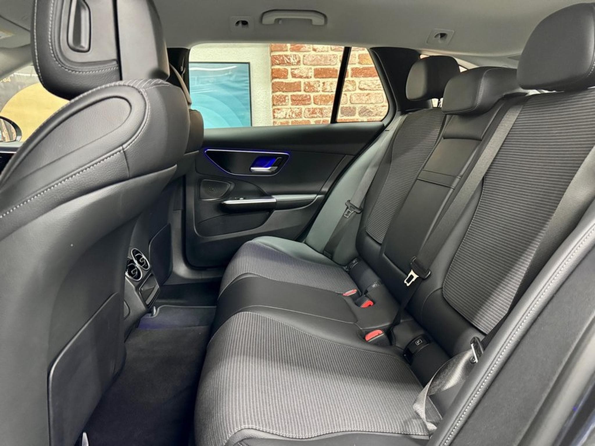Mercedes C 200 C 200d Break 2.0 163cv Auto AVANTGARDE (2024) - Foto 6