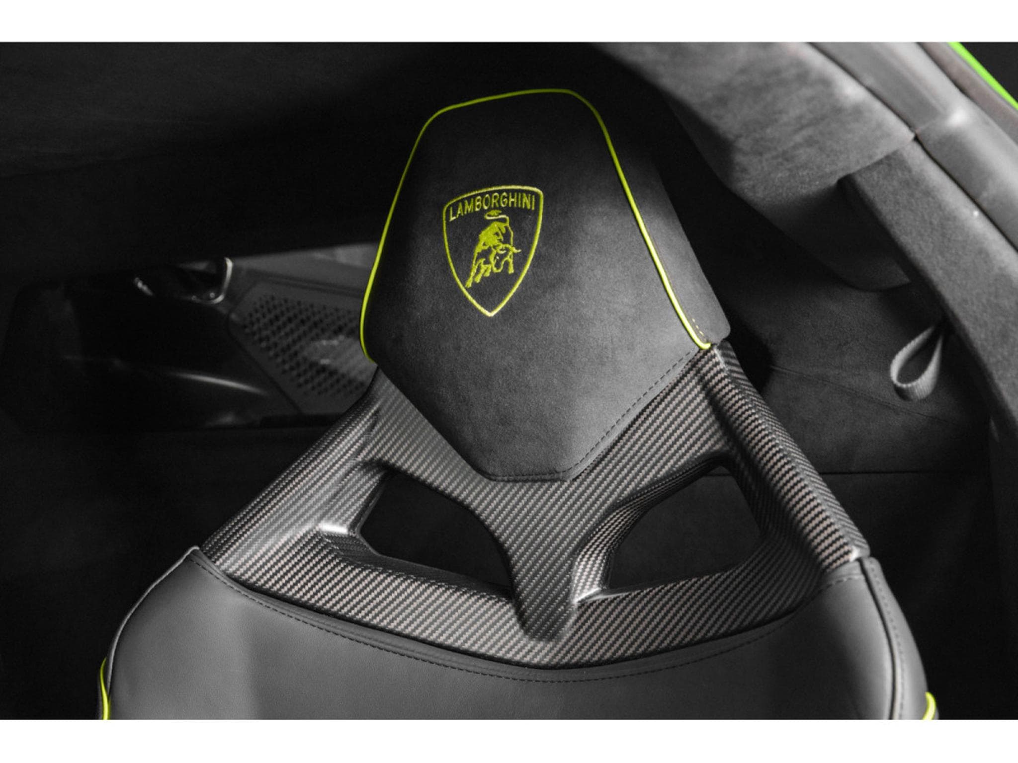 Lamborghini Revuelto AD PERSONAM - VERDE CITREA / ROSSO MARS (2025) - Foto 14
