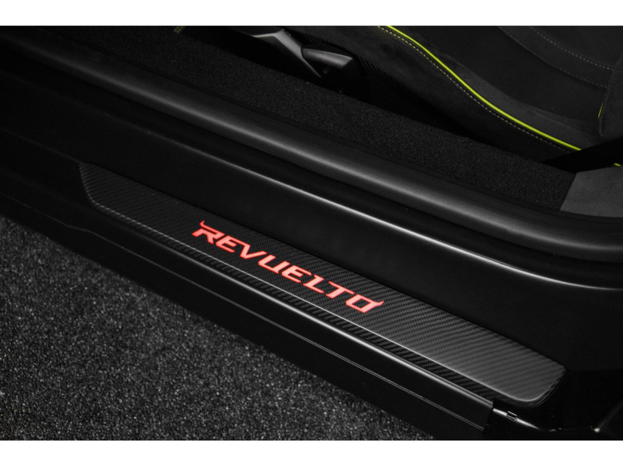 Lamborghini Revuelto AD PERSONAM - VERDE CITREA / ROSSO MARS (2025) - Foto 18