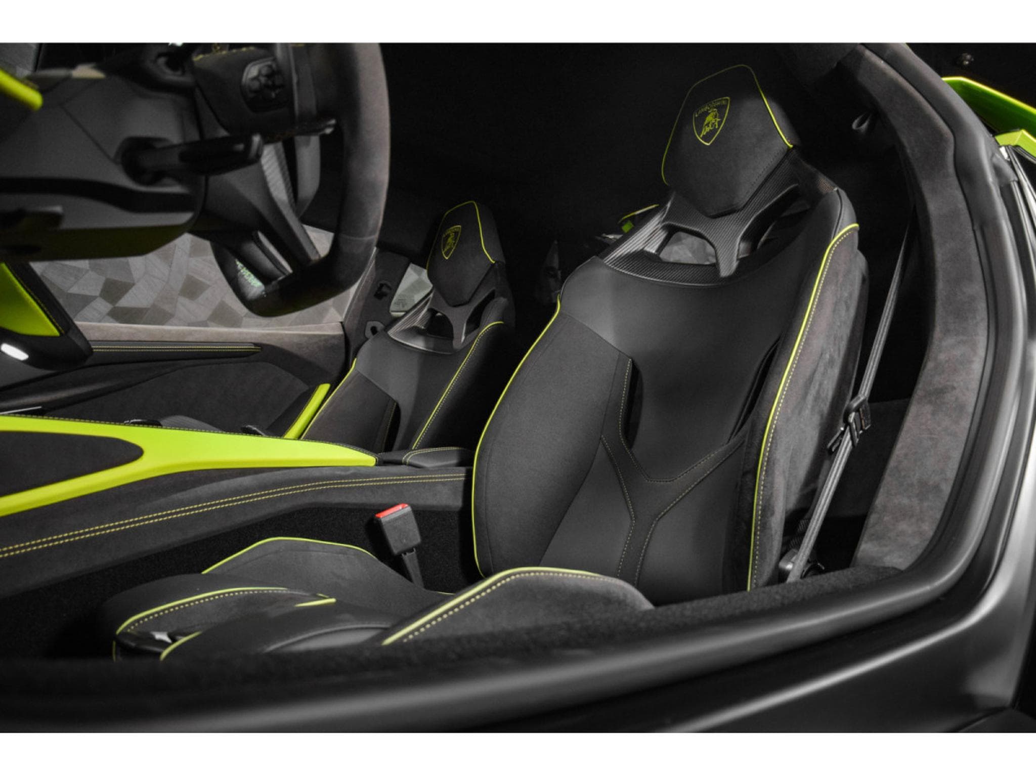 Lamborghini Revuelto AD PERSONAM - VERDE CITREA / ROSSO MARS (2025) - Foto 9