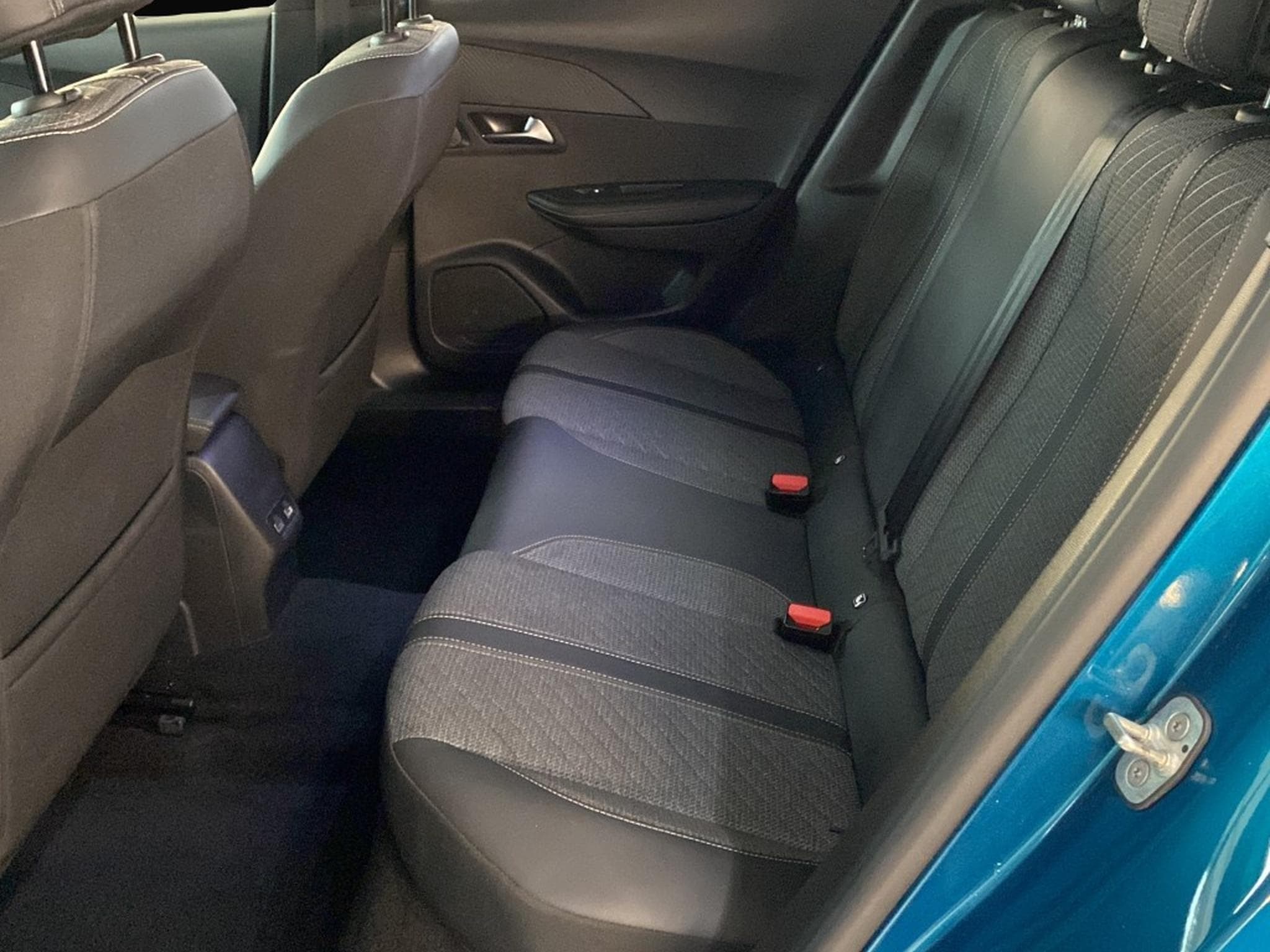Peugeot 2008 (2025) - Foto 8
