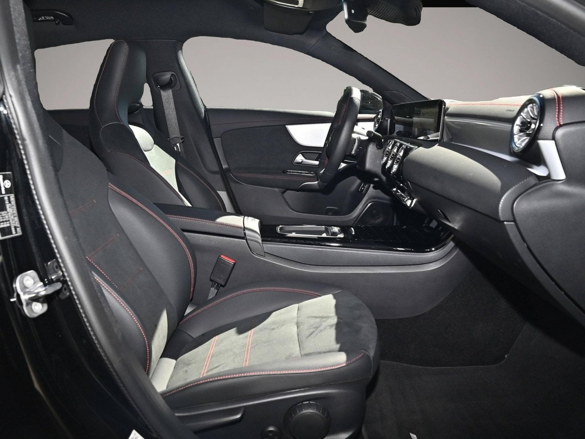 Mercedes GLA 200 (2025) - Foto 2