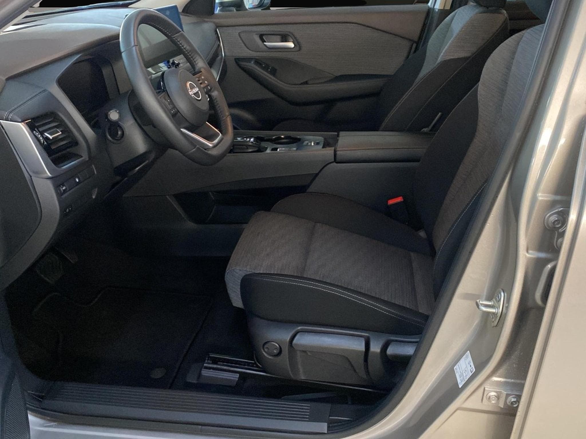Nissan X-Trail (2024) - Photo 3