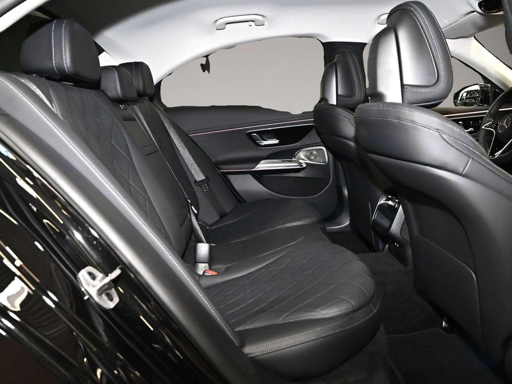 Mercedes 300 (2025) - Foto 4