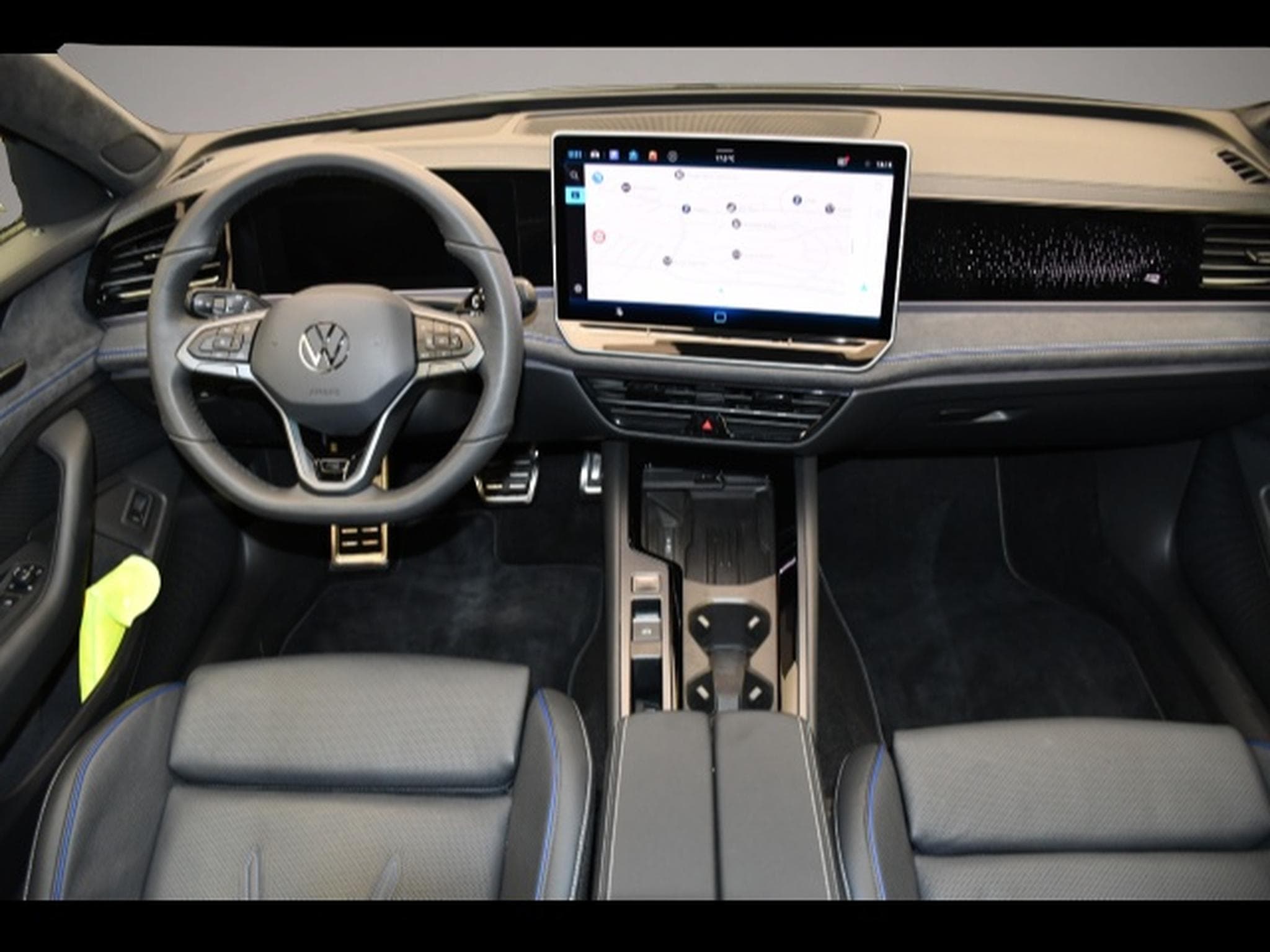 VW Passat (2025) - Photo 4