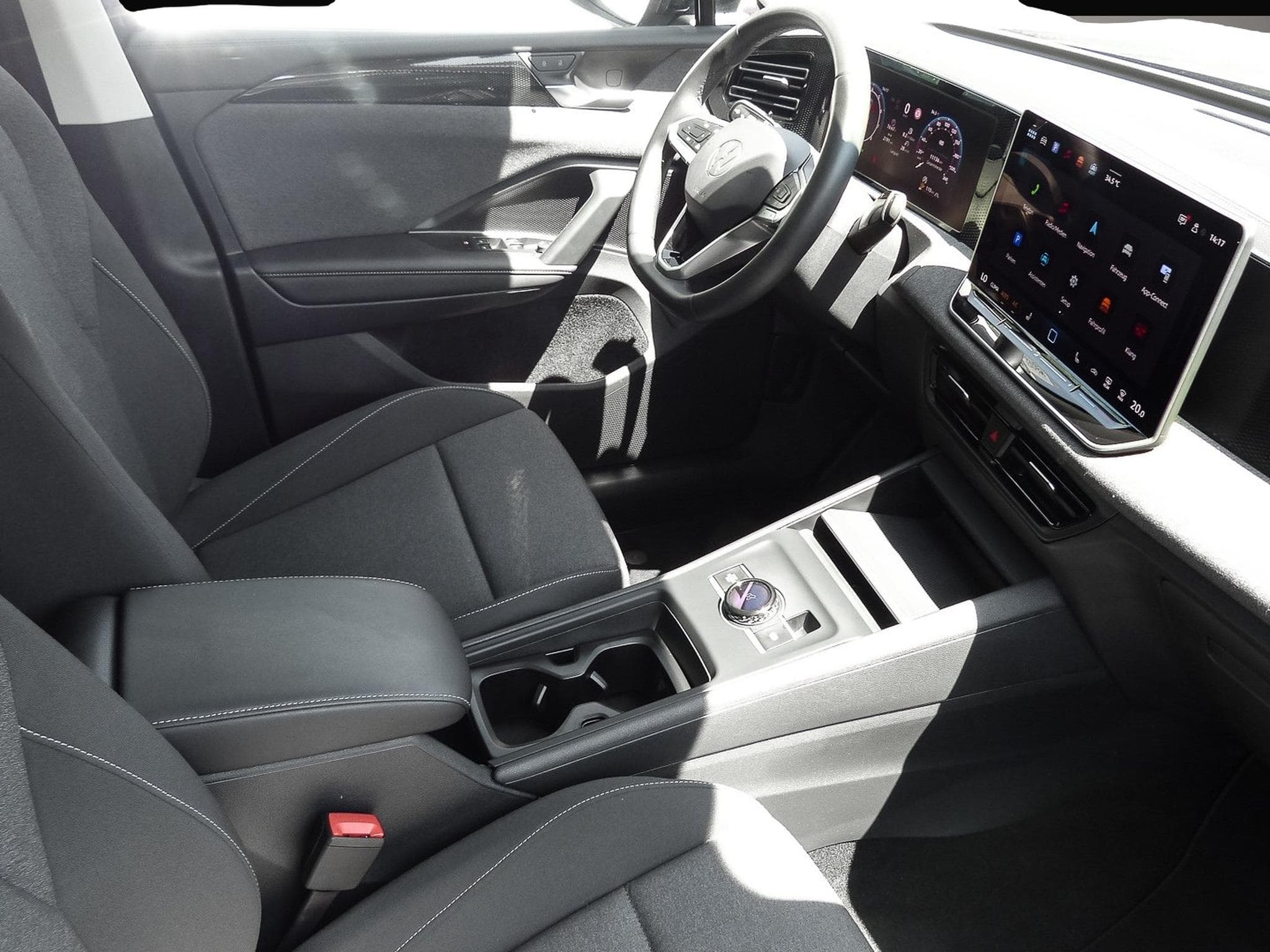 VW Tiguan (2025) - Photo 6