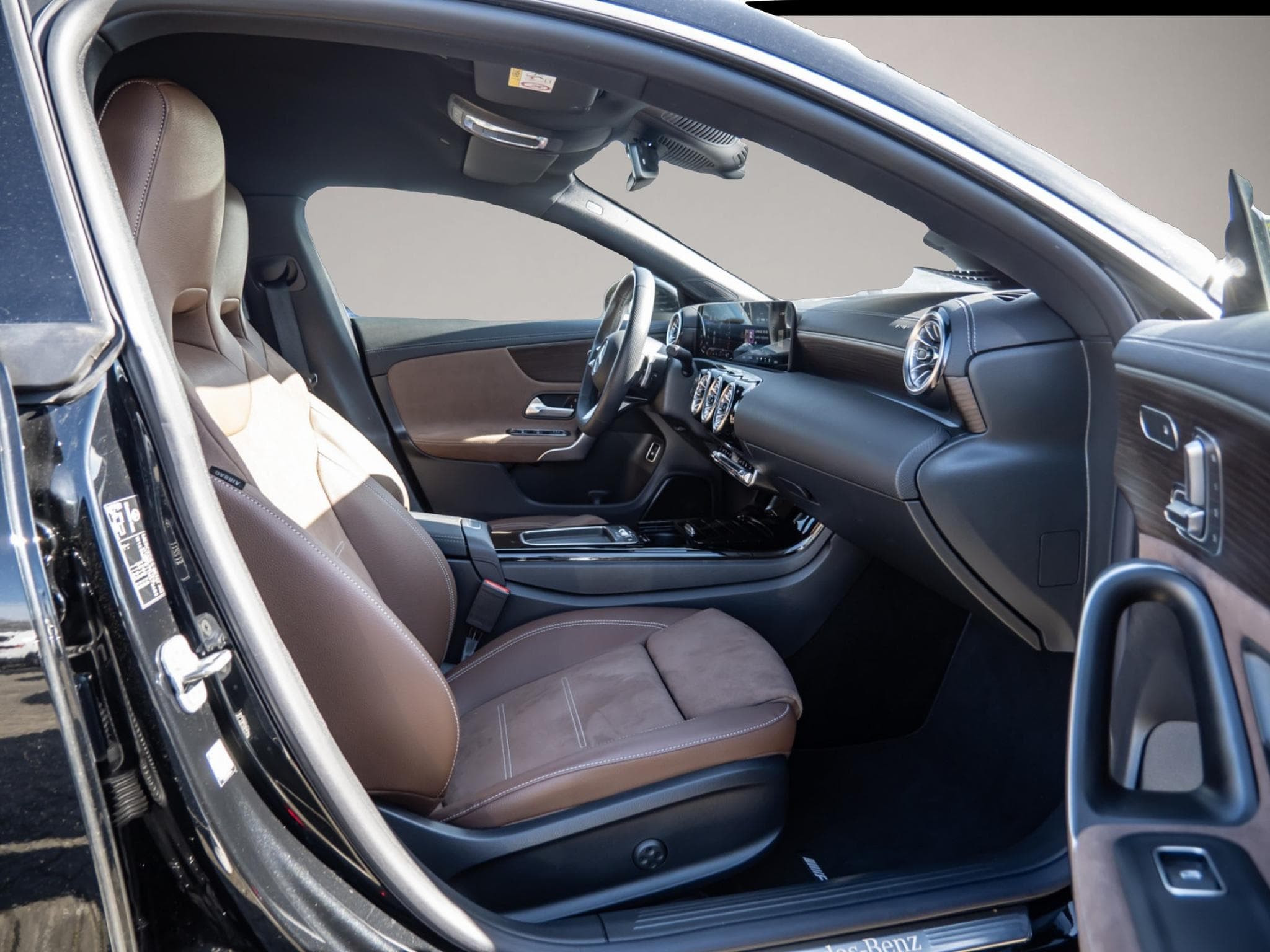 Mercedes GLA 200 (2025) - Photo 2