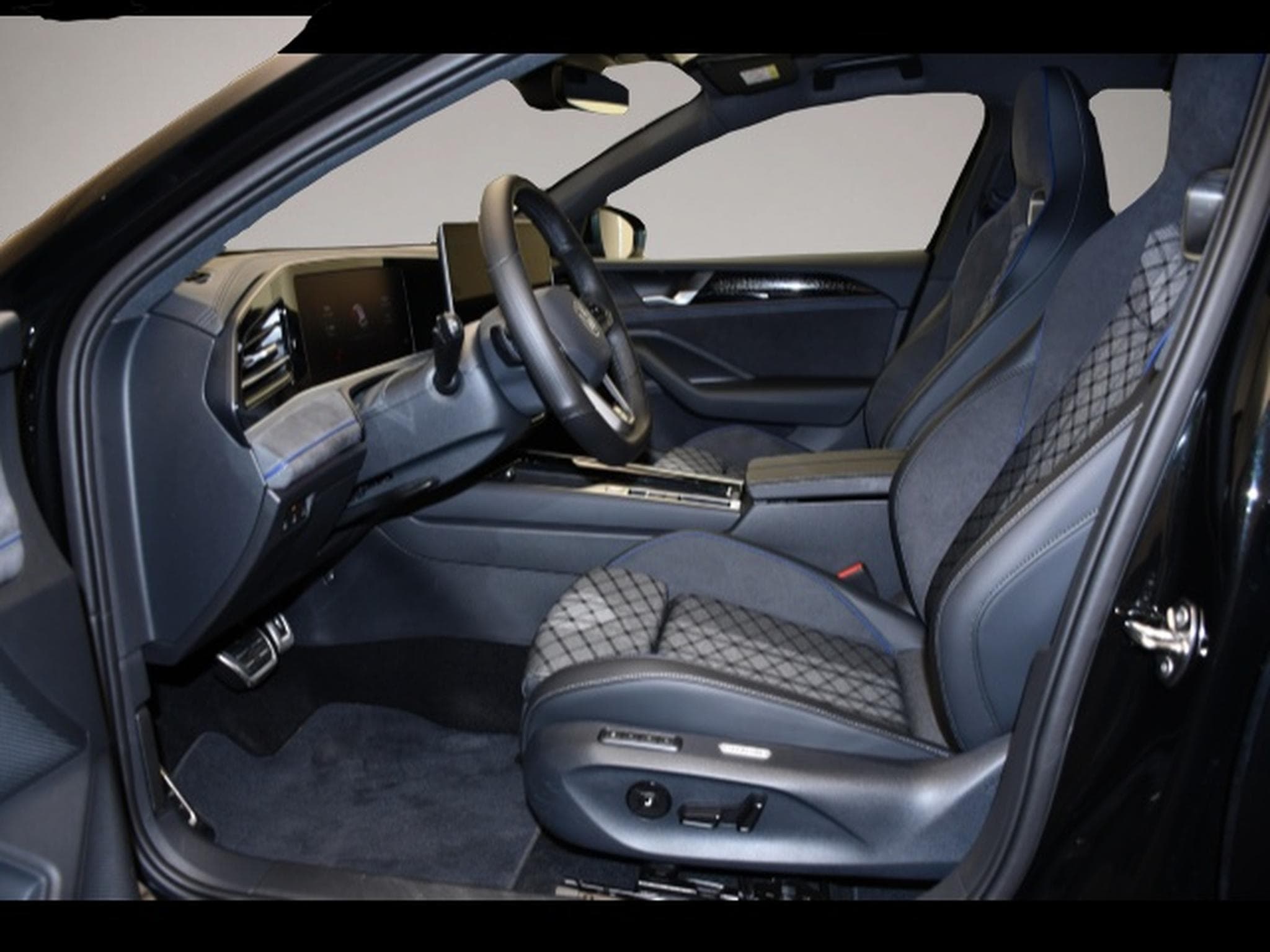 VW Passat (2025) - Photo 3