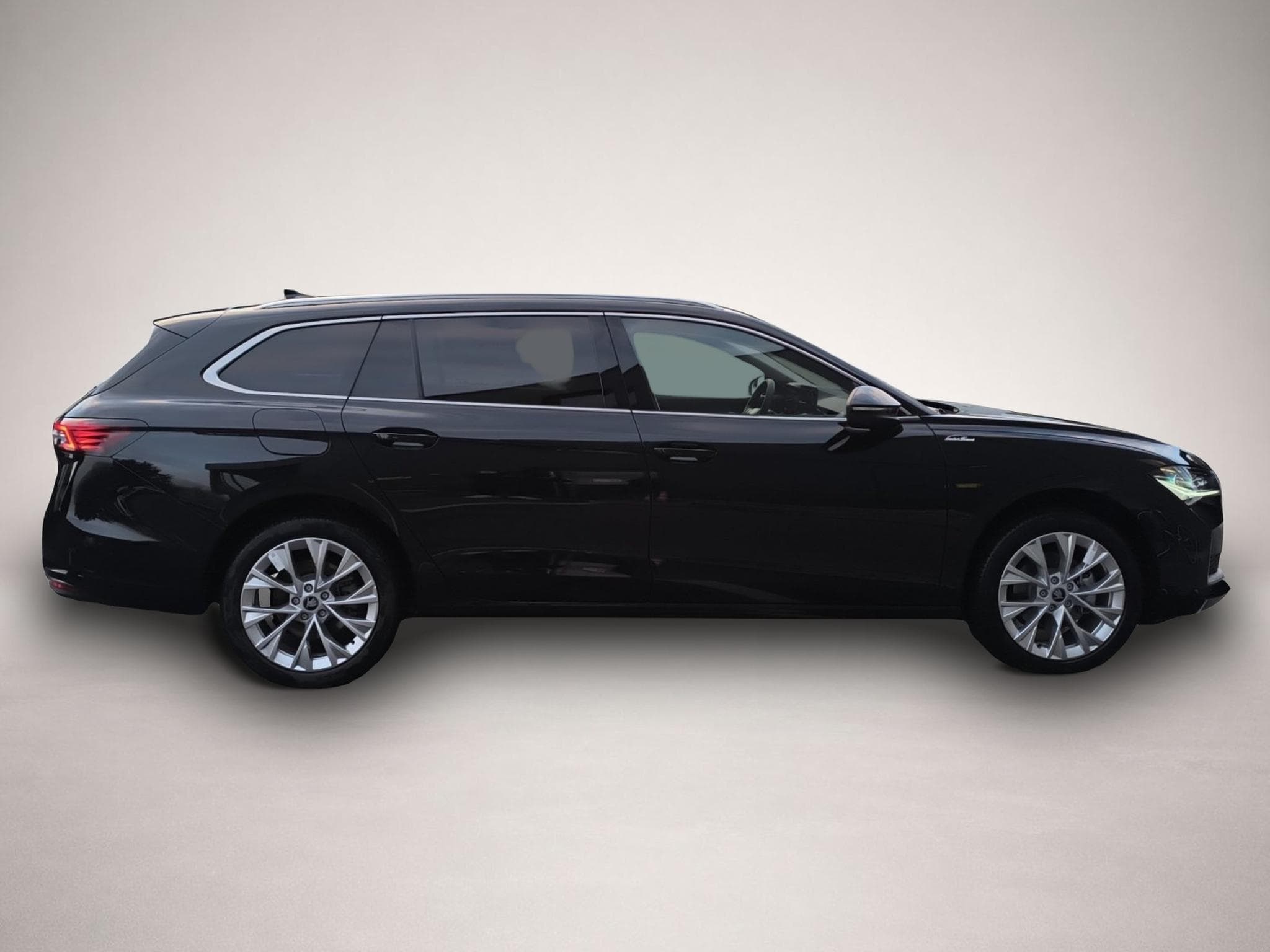 Skoda Superb (2025) - Photo 8