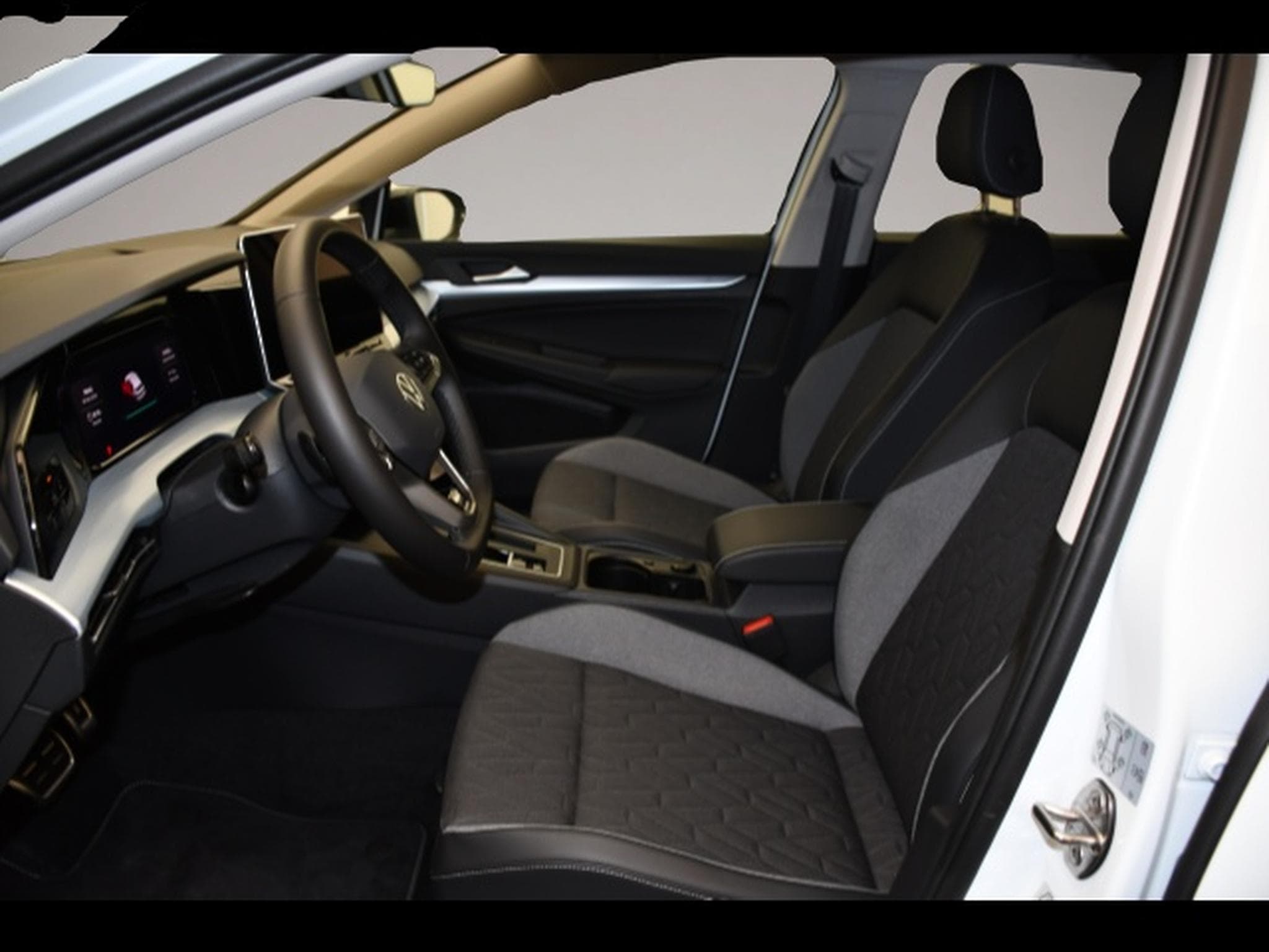VW Golf (2025) - Photo 3