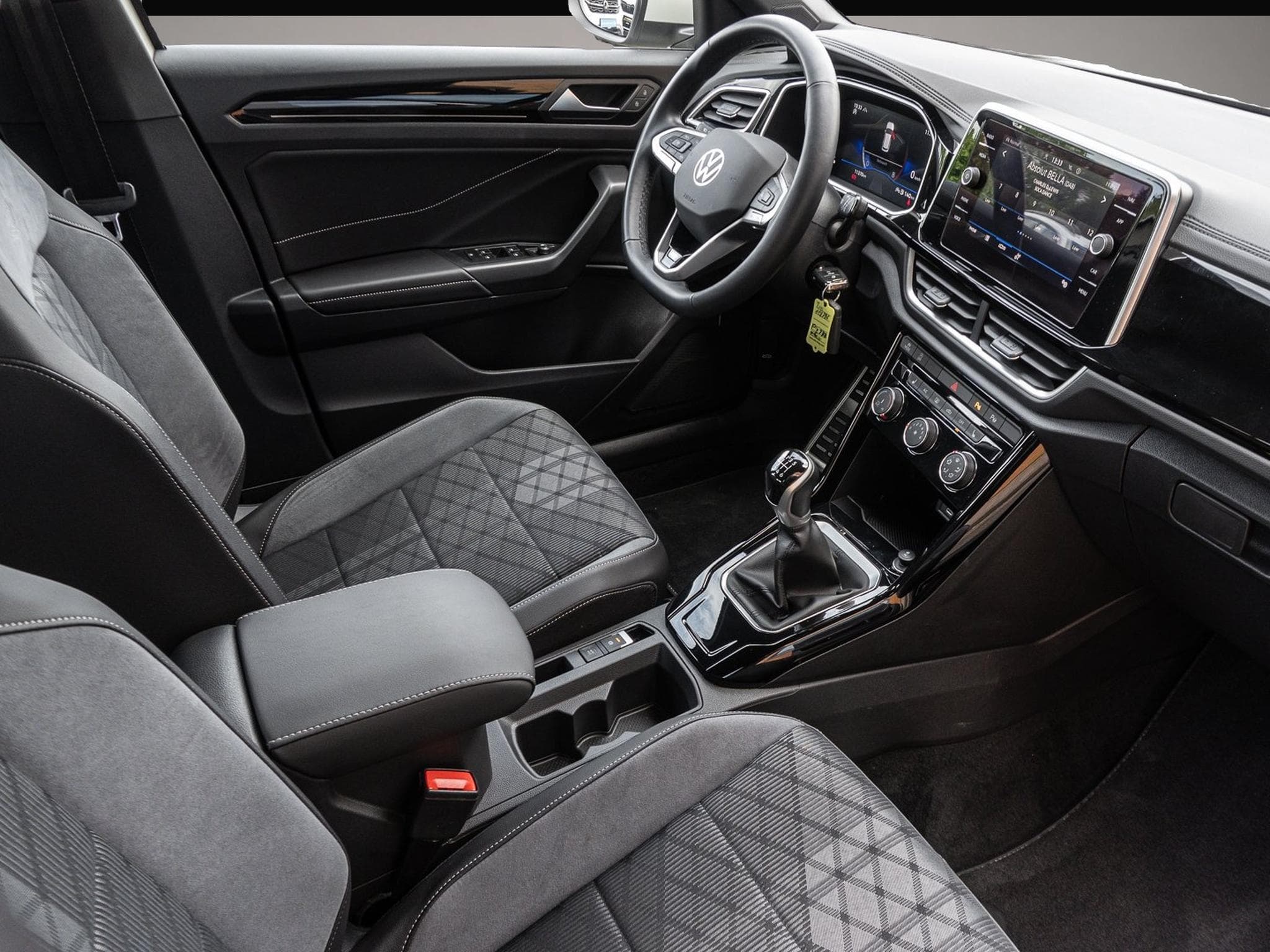 VW T-Roc (2024) - Photo 6