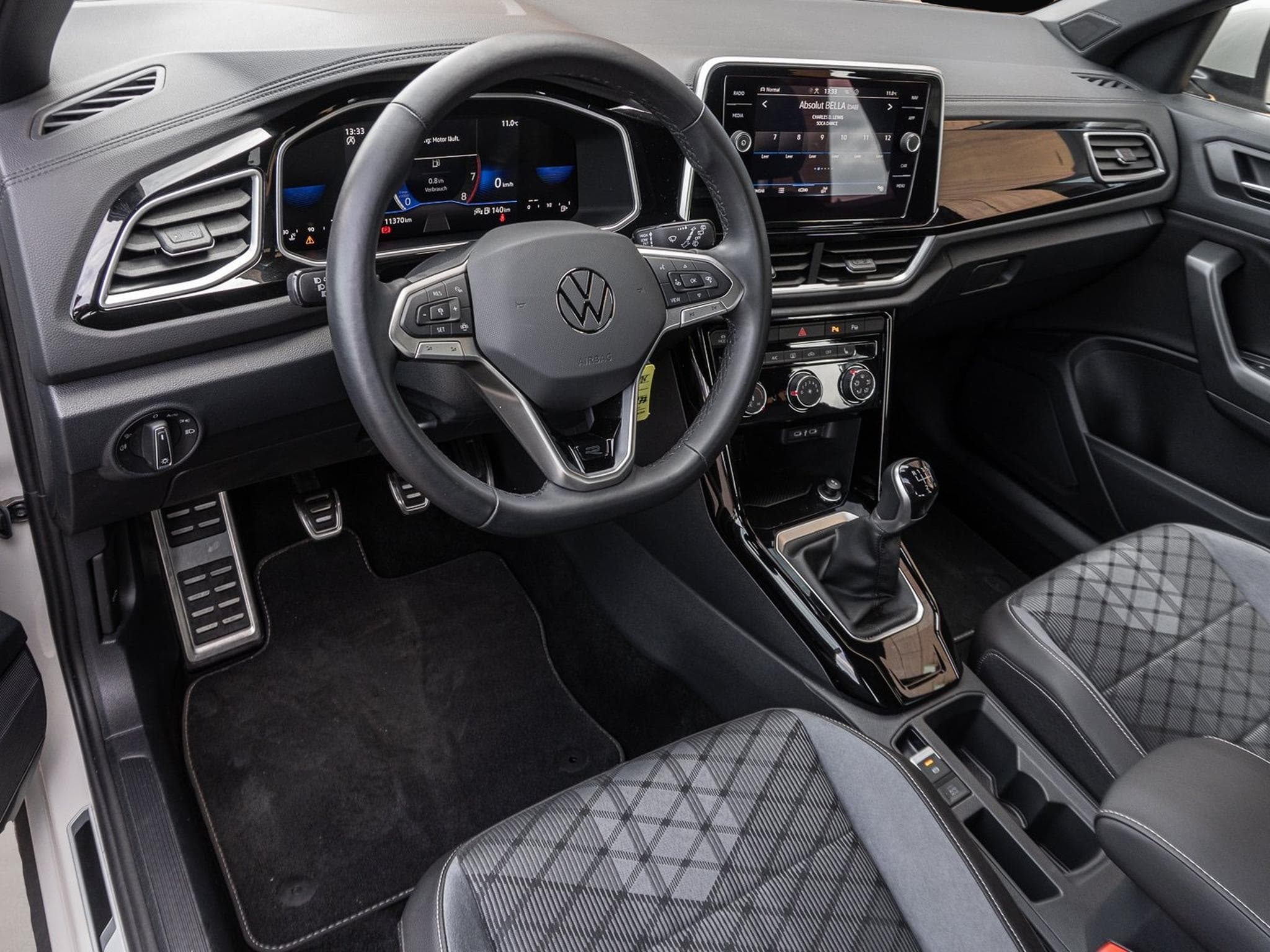 VW T-Roc (2024) - Photo 7