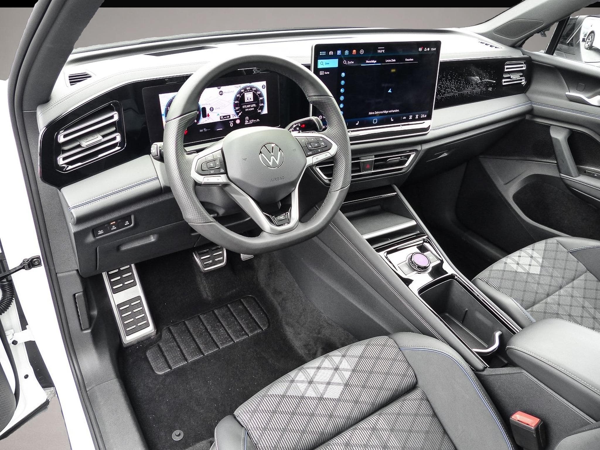 VW Tiguan (2025) - Photo 7