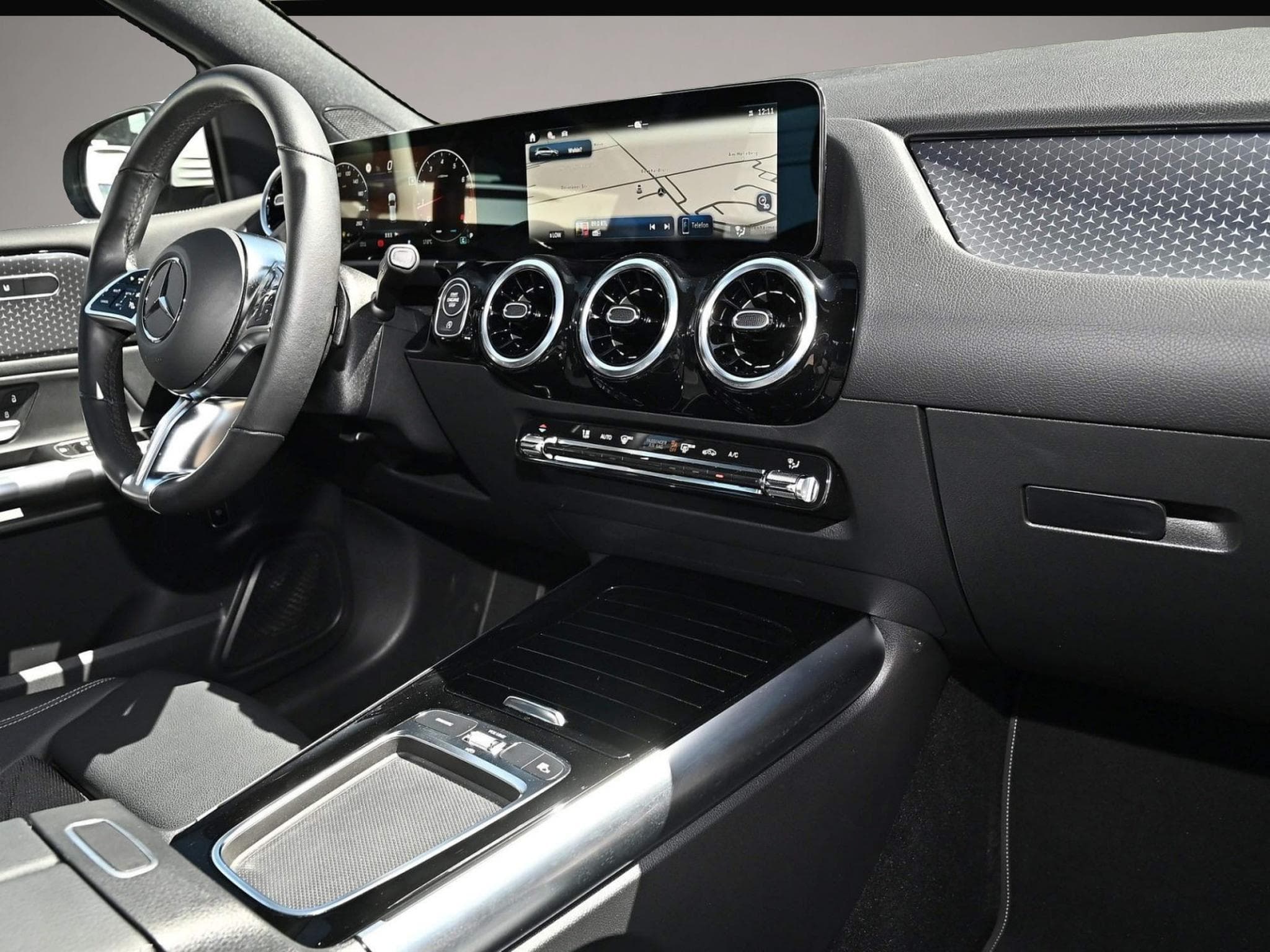 Mercedes 250 (2024) - Photo 5