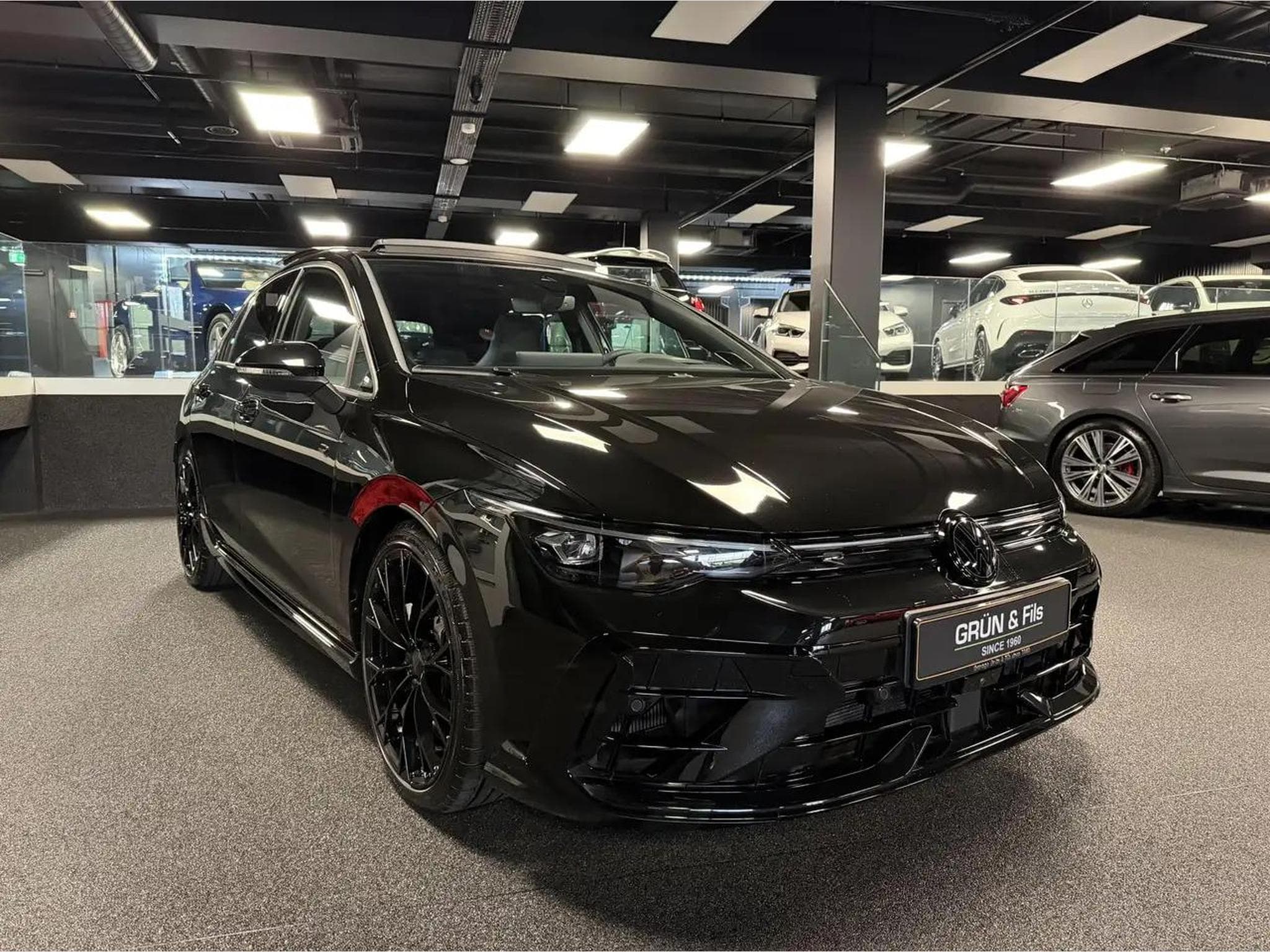 VW Golf (2025) - Photo 1