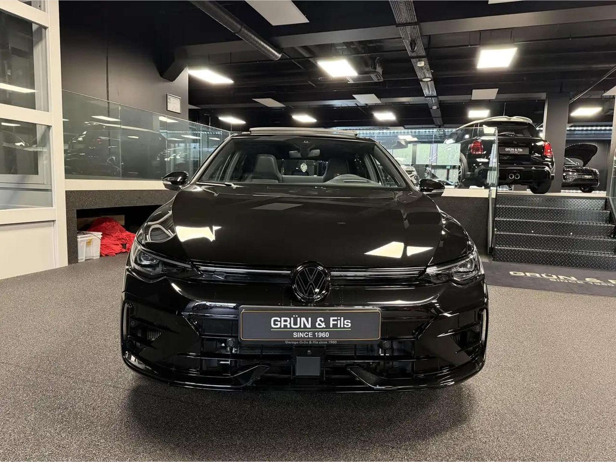 VW Golf (2025) - Photo 2