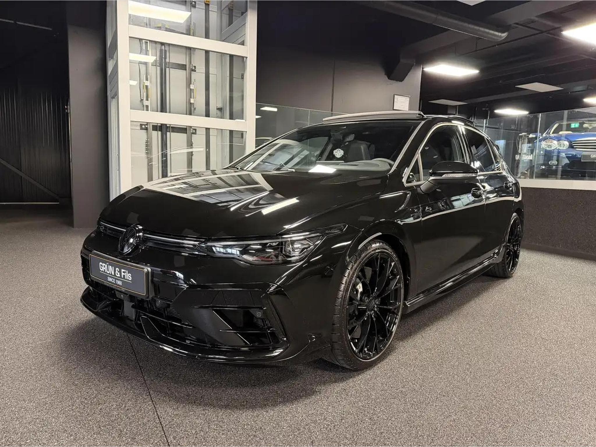 VW Golf (2025) - Photo 3