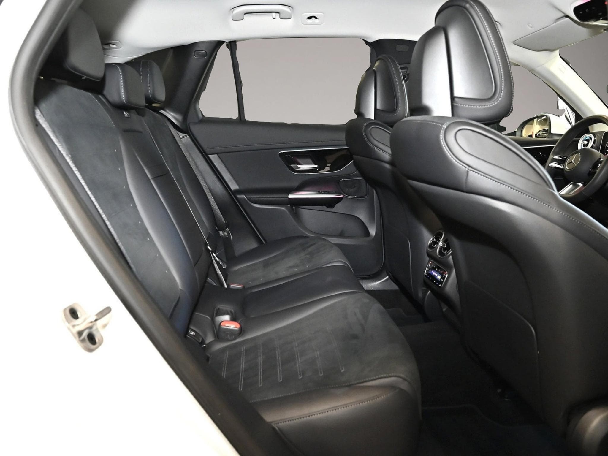 Mercedes GLA 200 (2025) - Photo 4