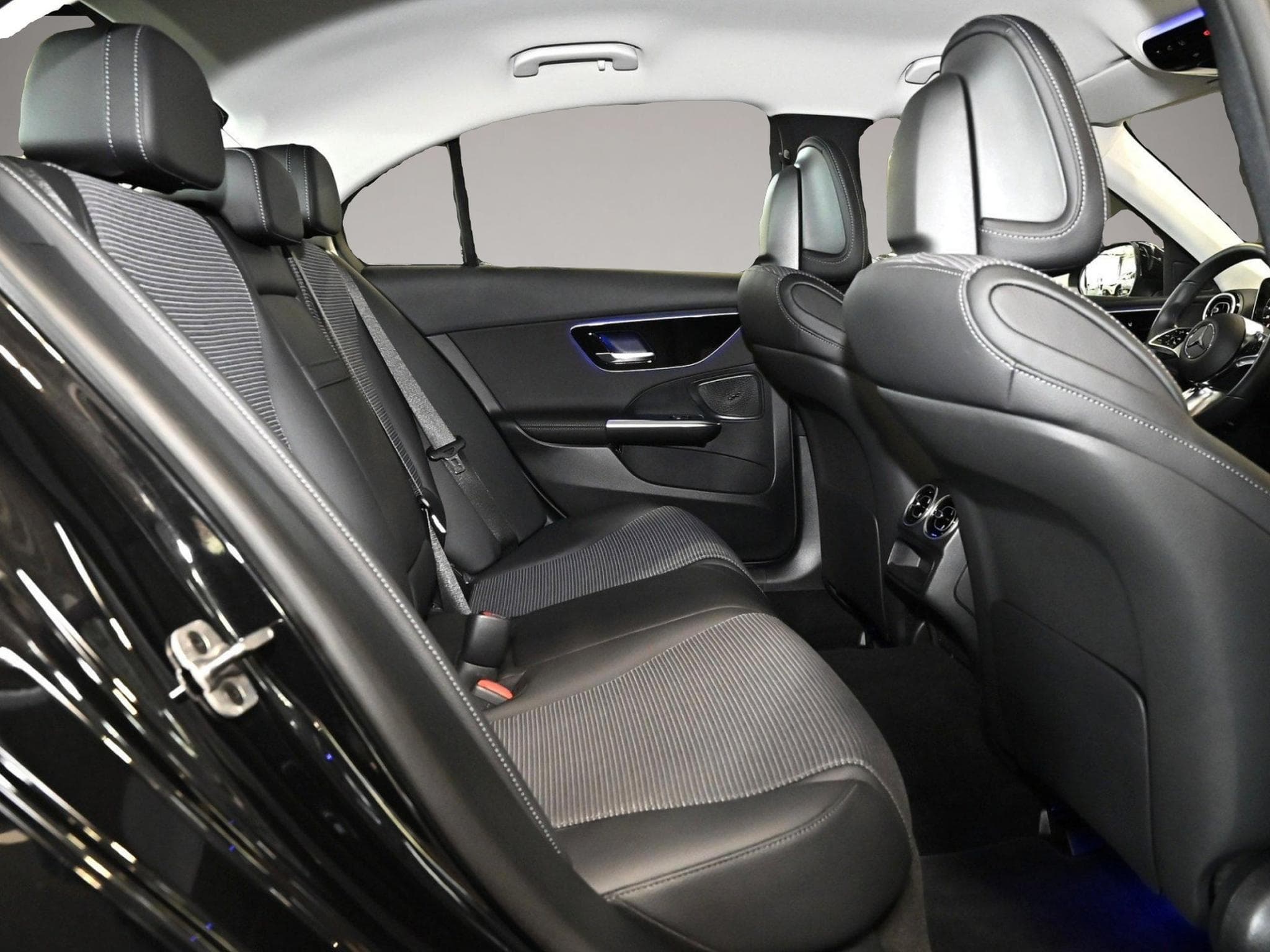 Mercedes C 200 (2025) - Photo 4