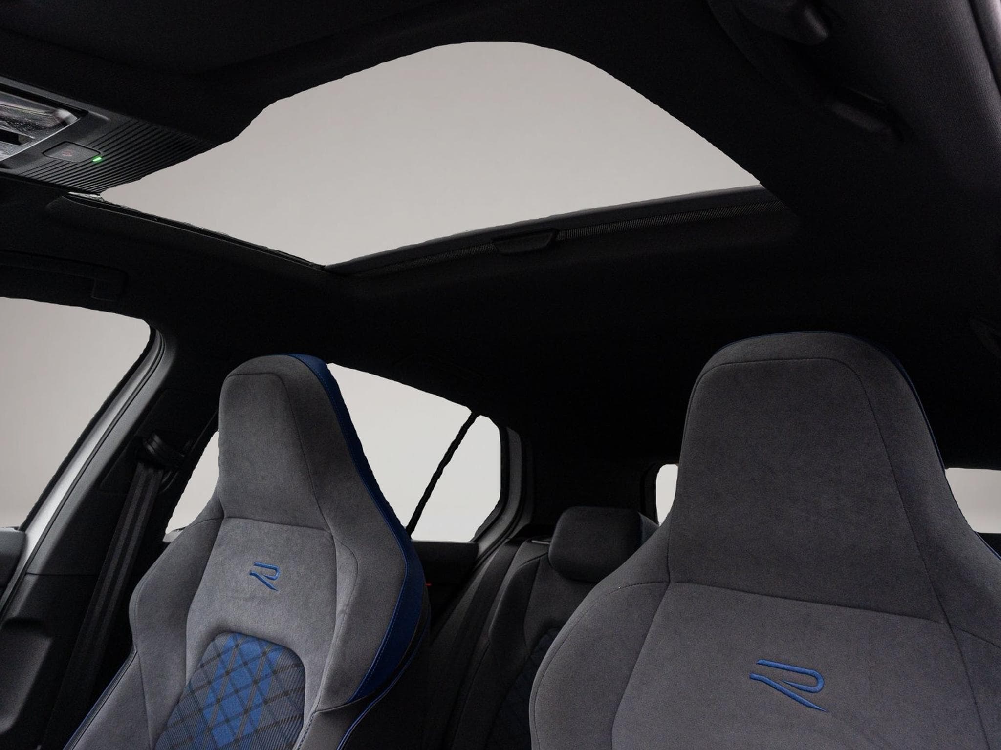 VW Golf (2023) - Photo 5