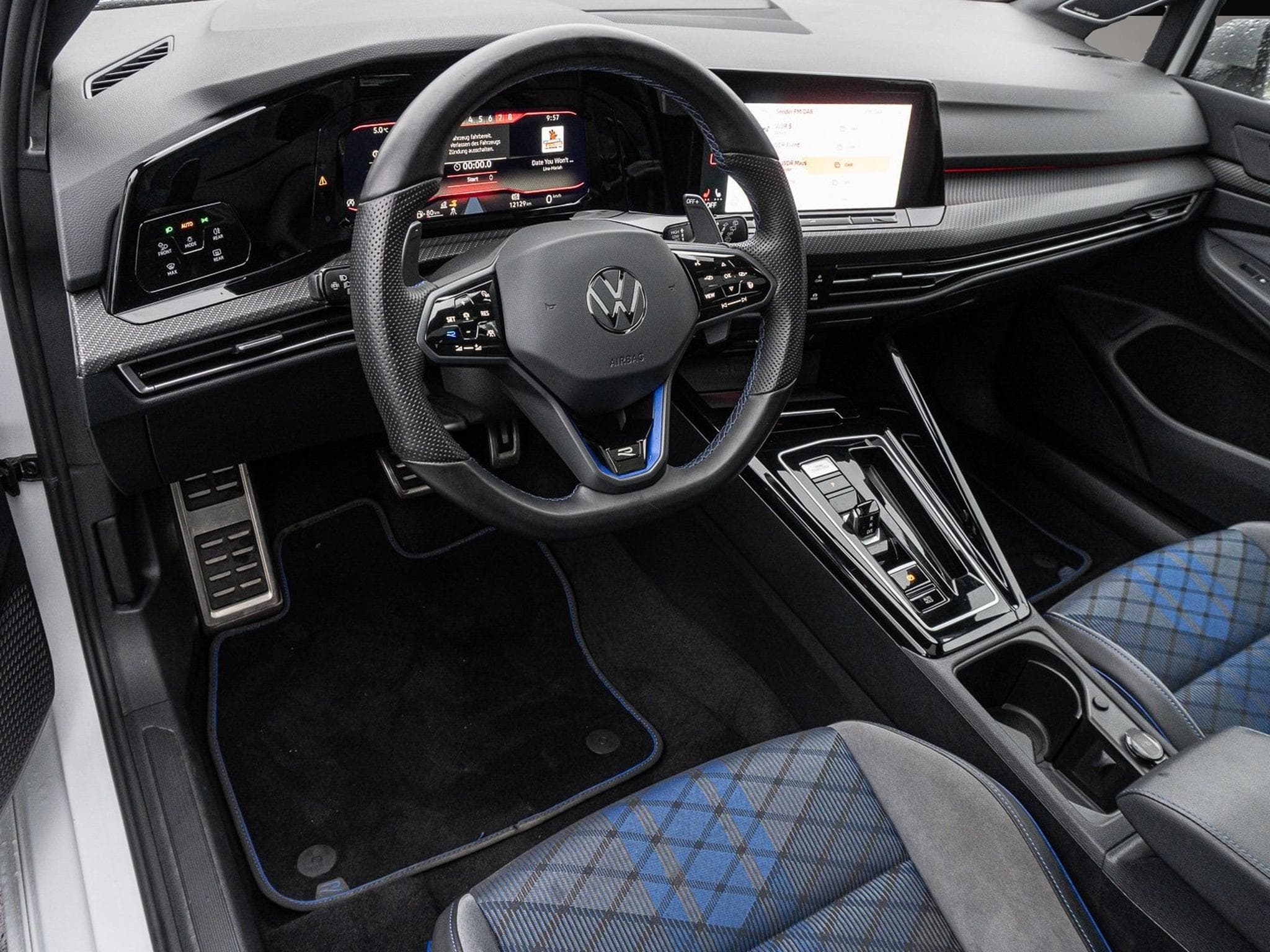 VW Golf (2023) - Photo 7