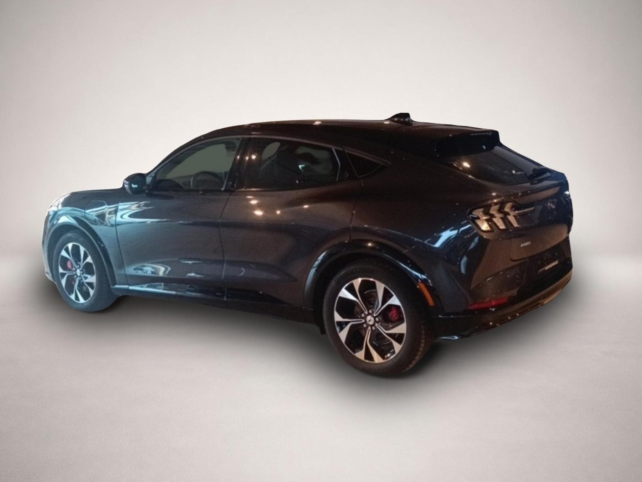 Ford Mustang Mach-E (2023) - Photo 4