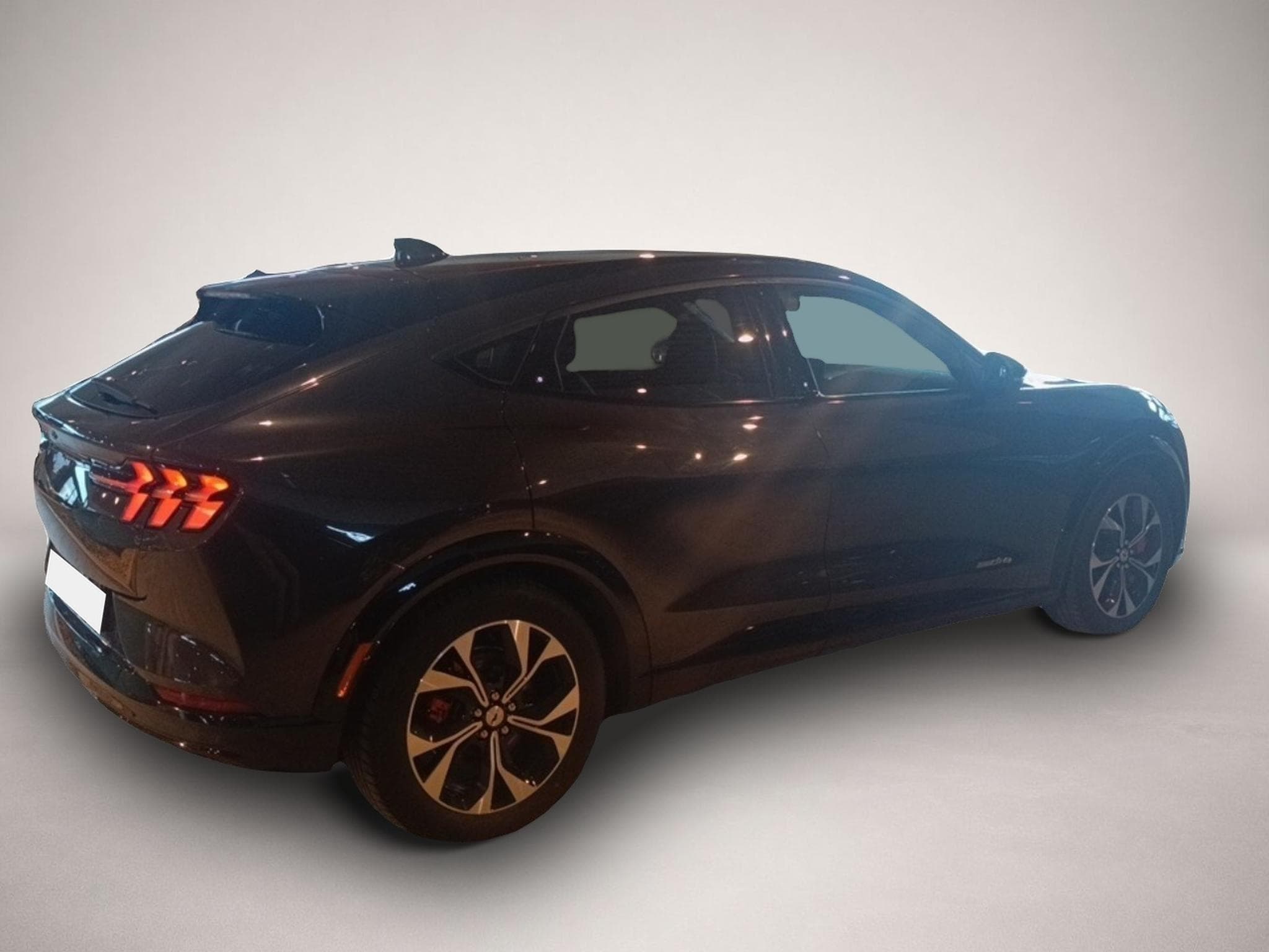 Ford Mustang Mach-E (2023) - Photo 6