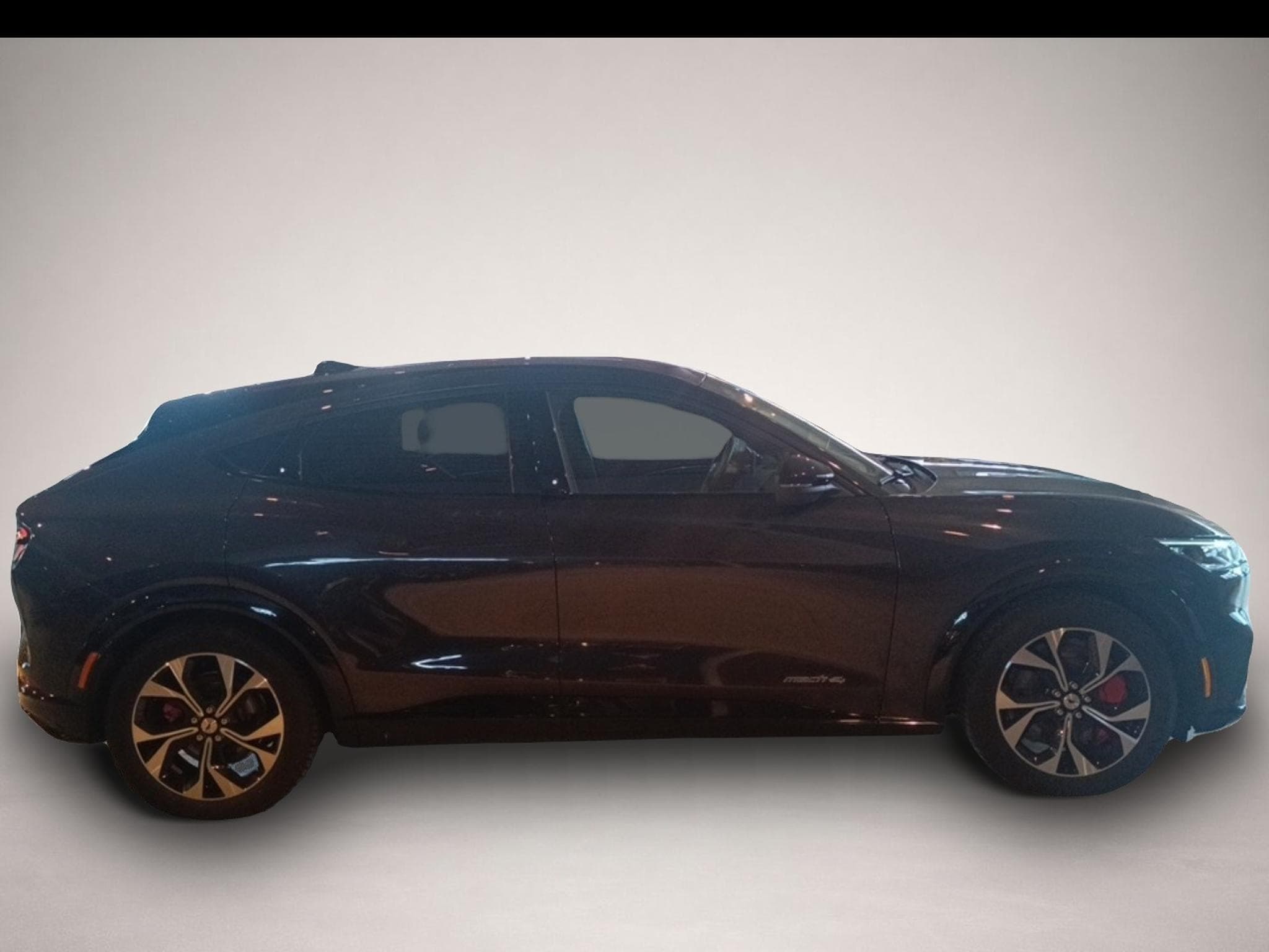 Ford Mustang Mach-E (2023) - Photo 7