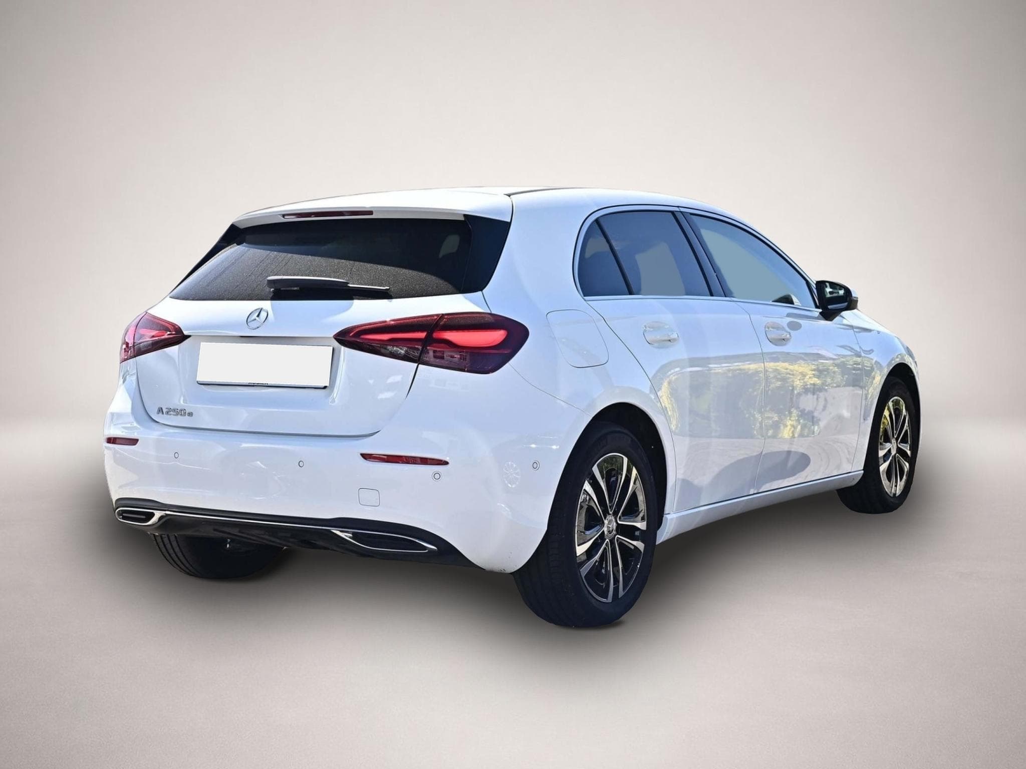 Mercedes 250 (2025) - Photo 3