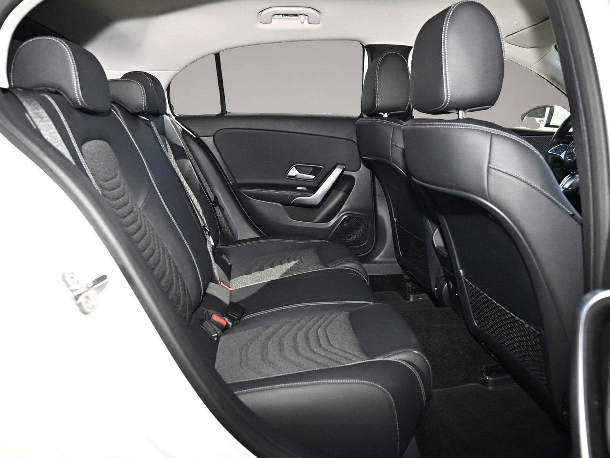 Mercedes 250 (2025) - Photo 4