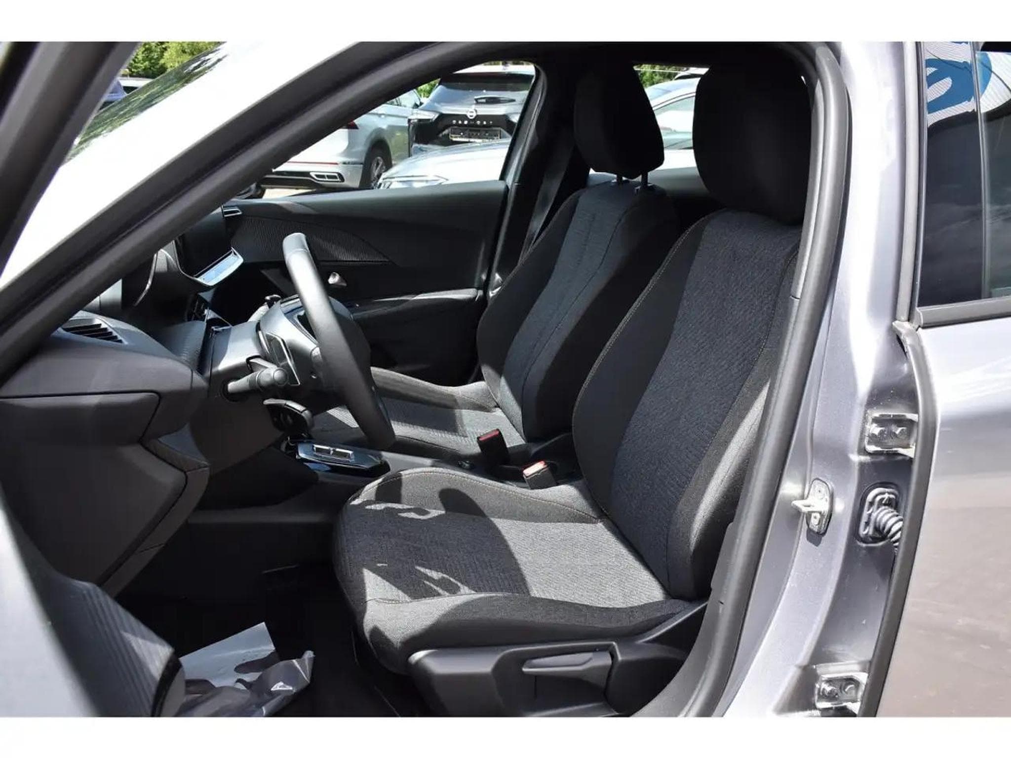 Peugeot 2008 (2025) - Photo 5