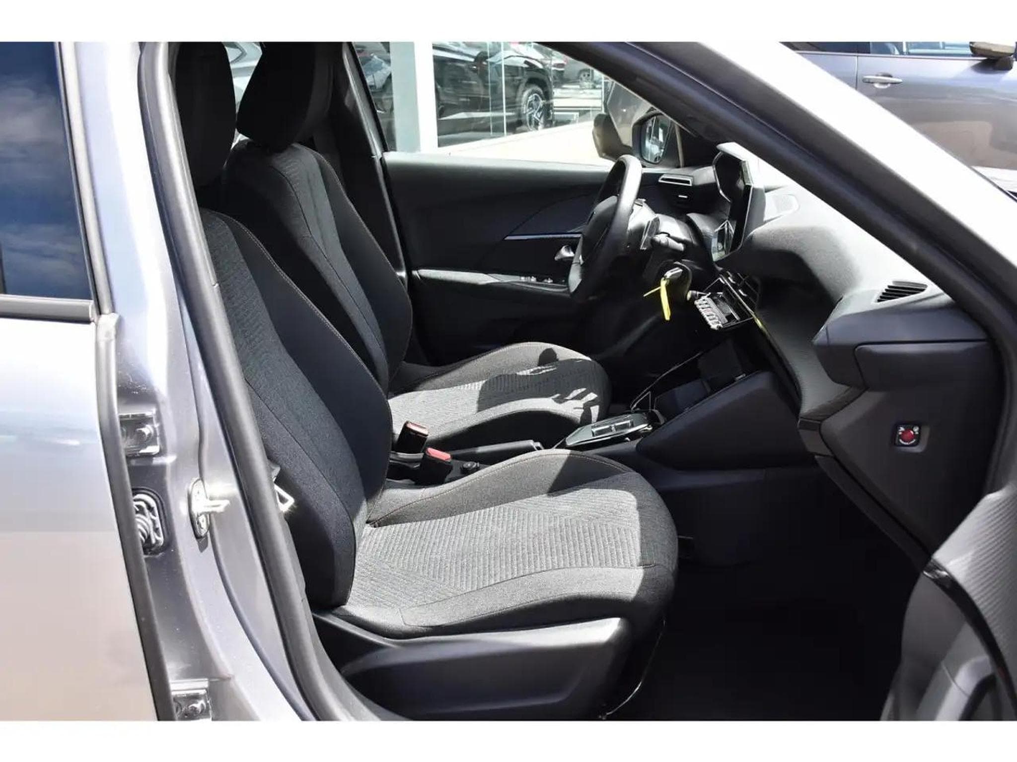 Peugeot 2008 (2025) - Photo 6