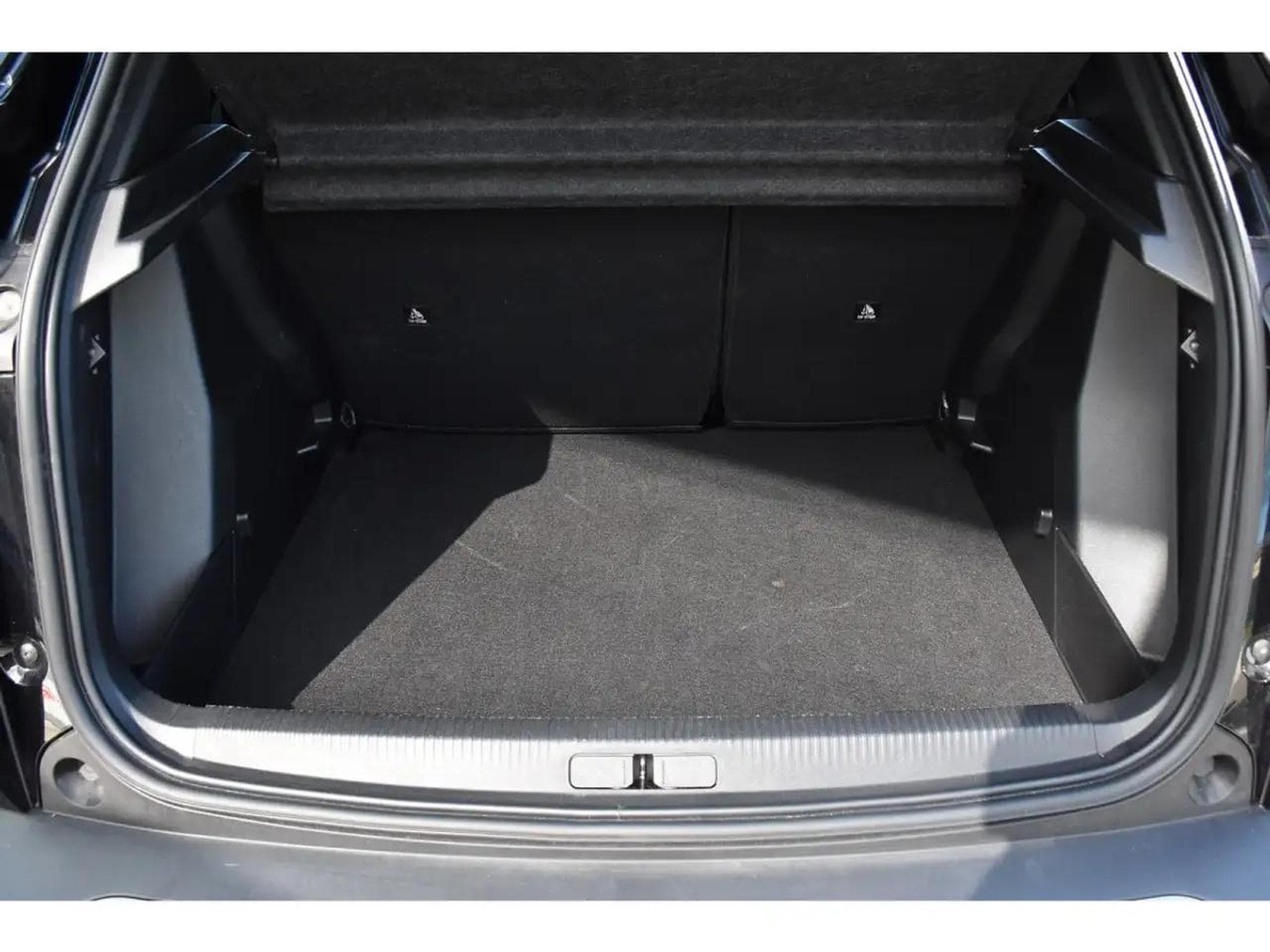 Peugeot 2008 (2025) - Photo 18