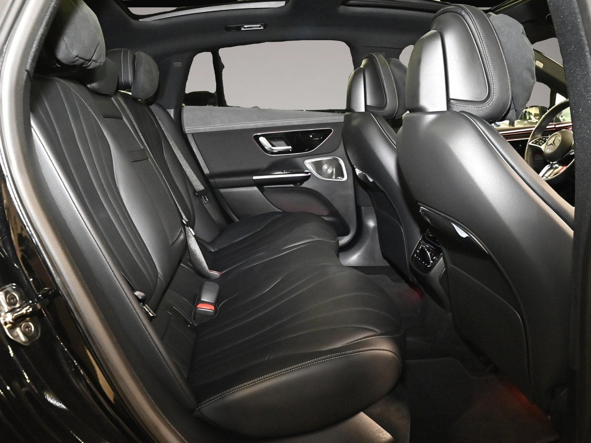 Mercedes EQ (2024) - Photo 4