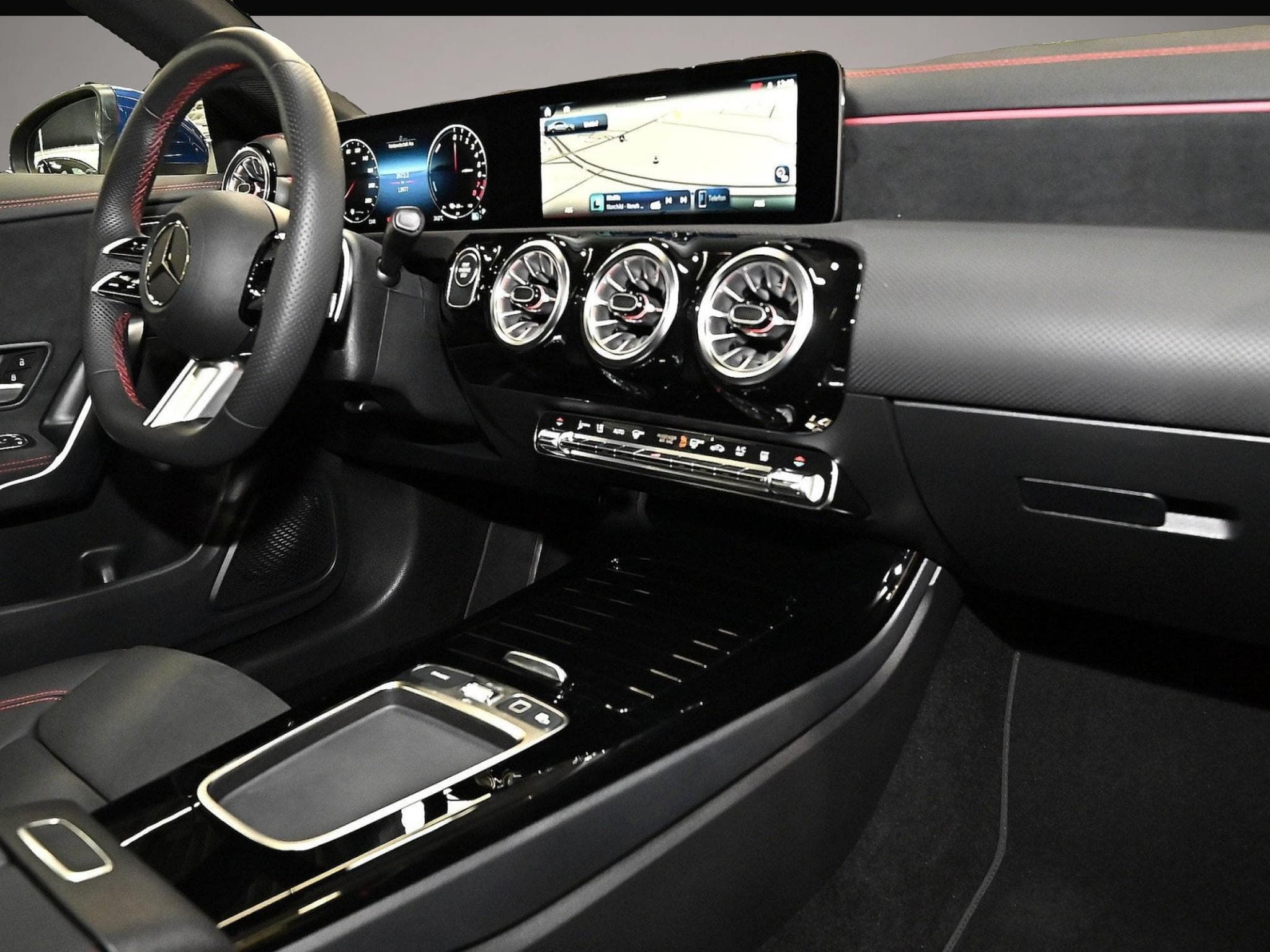 Mercedes GLA 200 (2025) - Photo 5