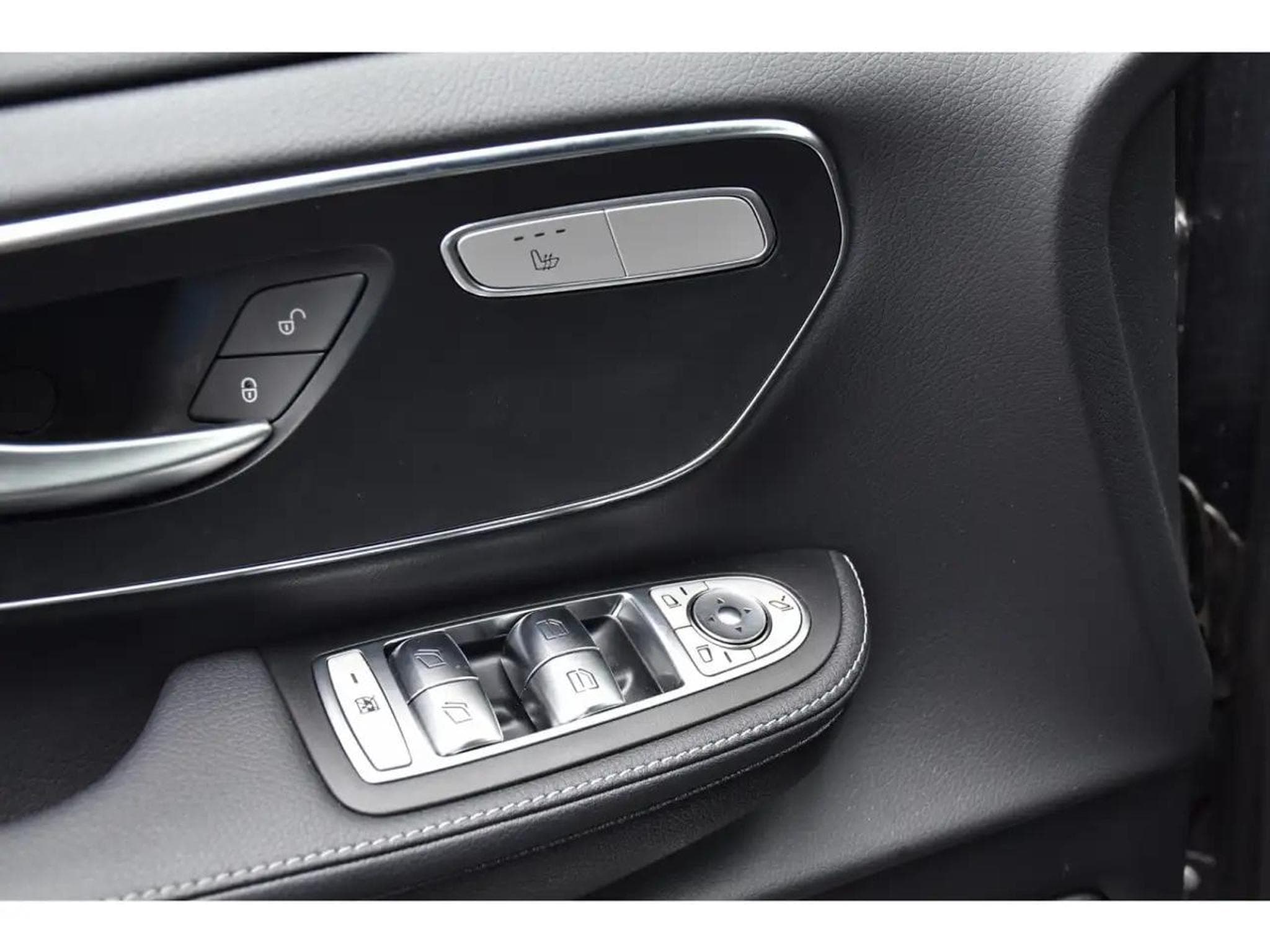 Mercedes 300 (2023) - Foto 25