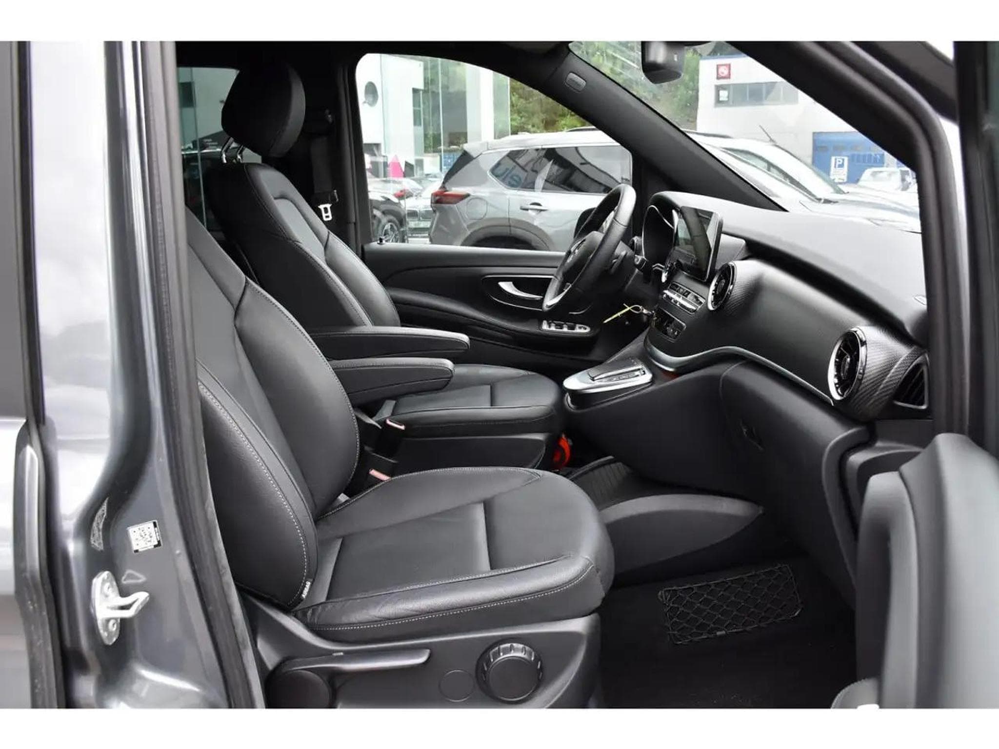 Mercedes 300 (2023) - Foto 6