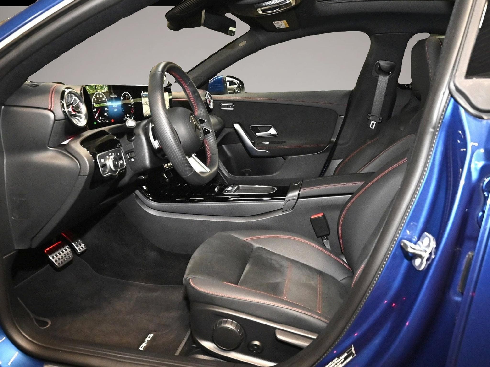 Mercedes GLA 200 (2025) - Photo 6