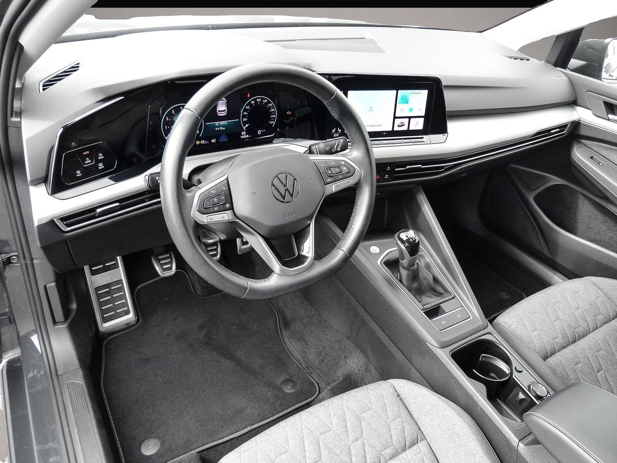 VW Golf (2024) - Photo 7