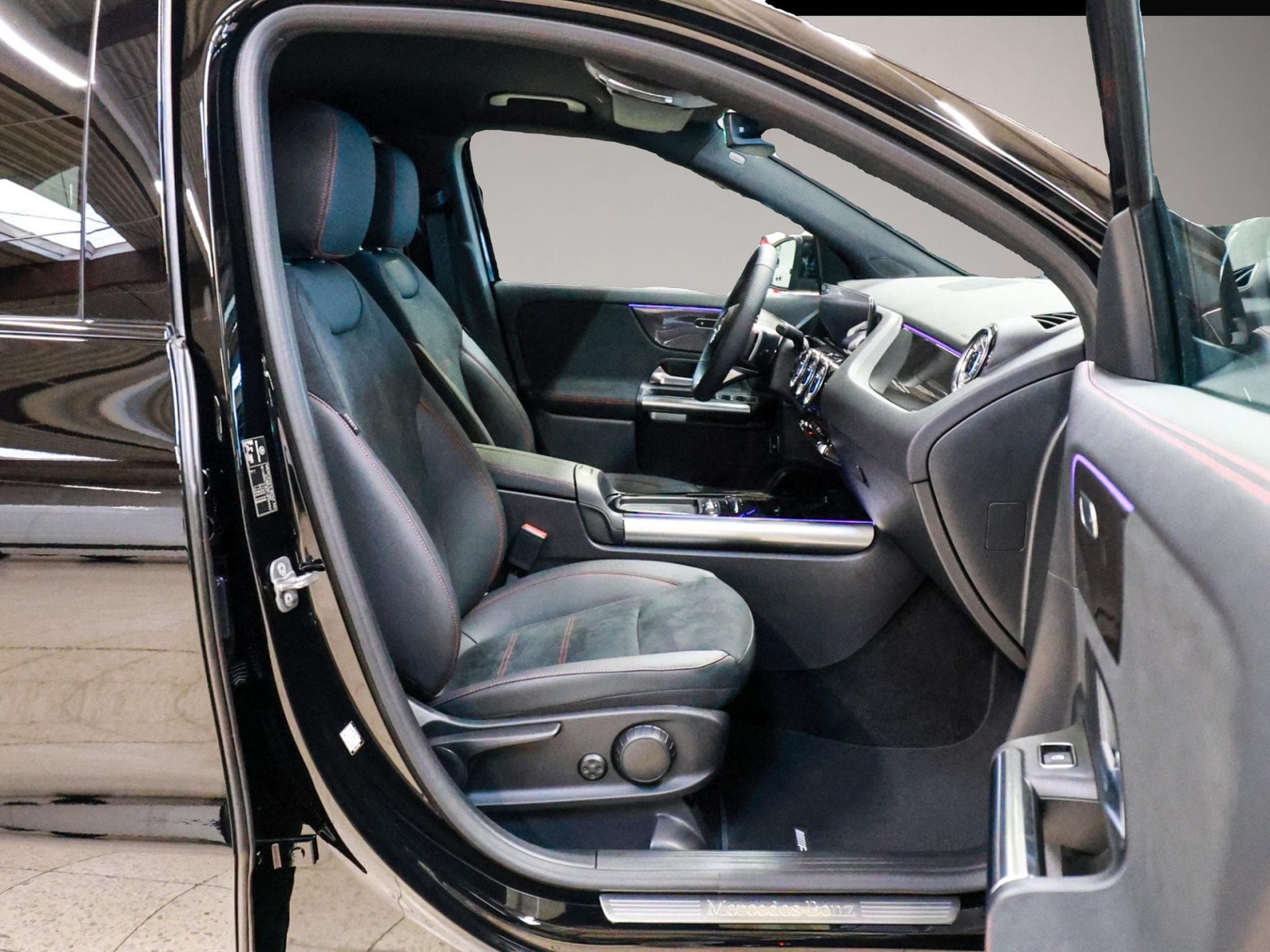 Mercedes GLA 200 (2025) - Photo 2