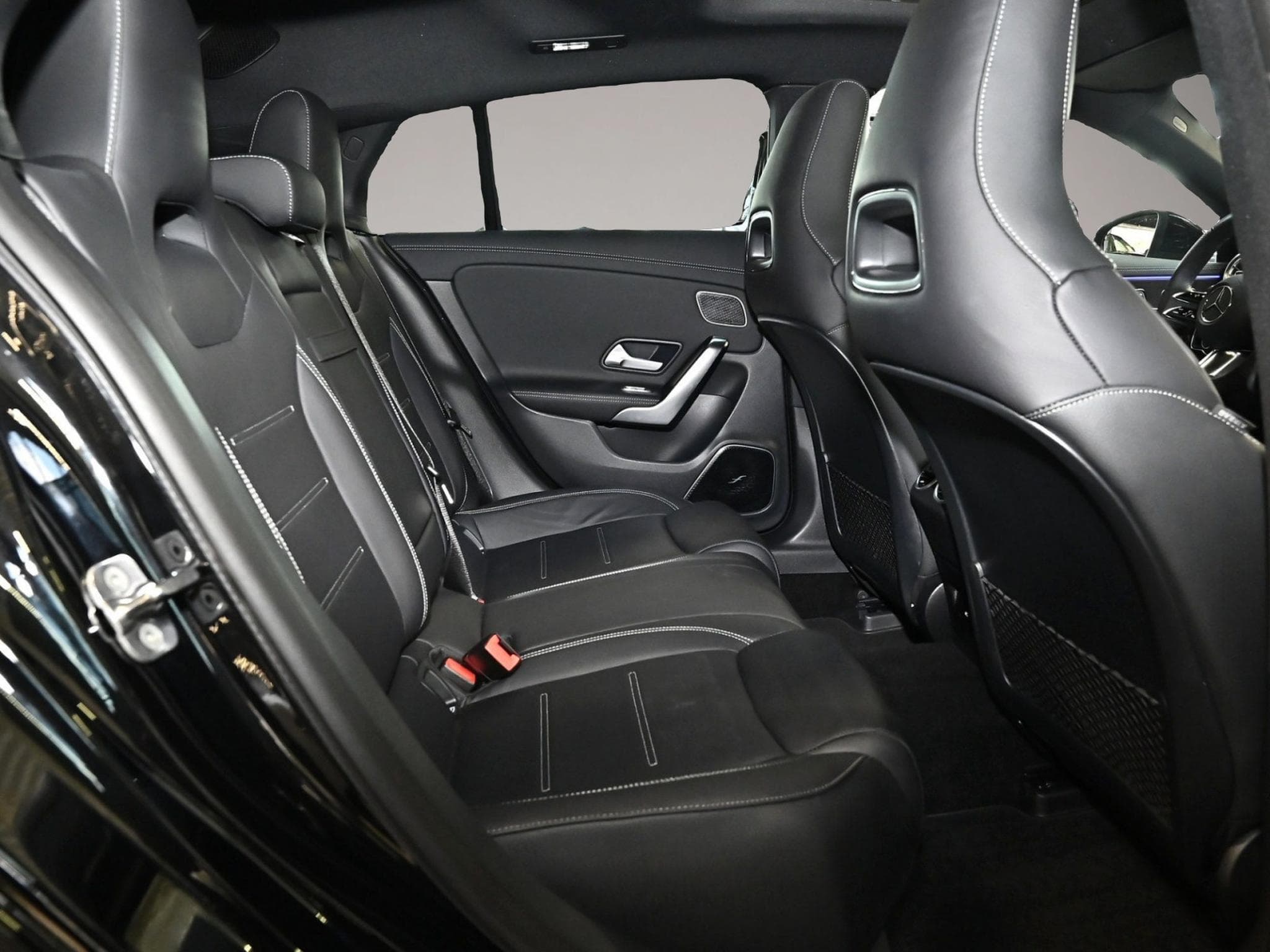 Mercedes GLA 200 (2025) - Photo 4
