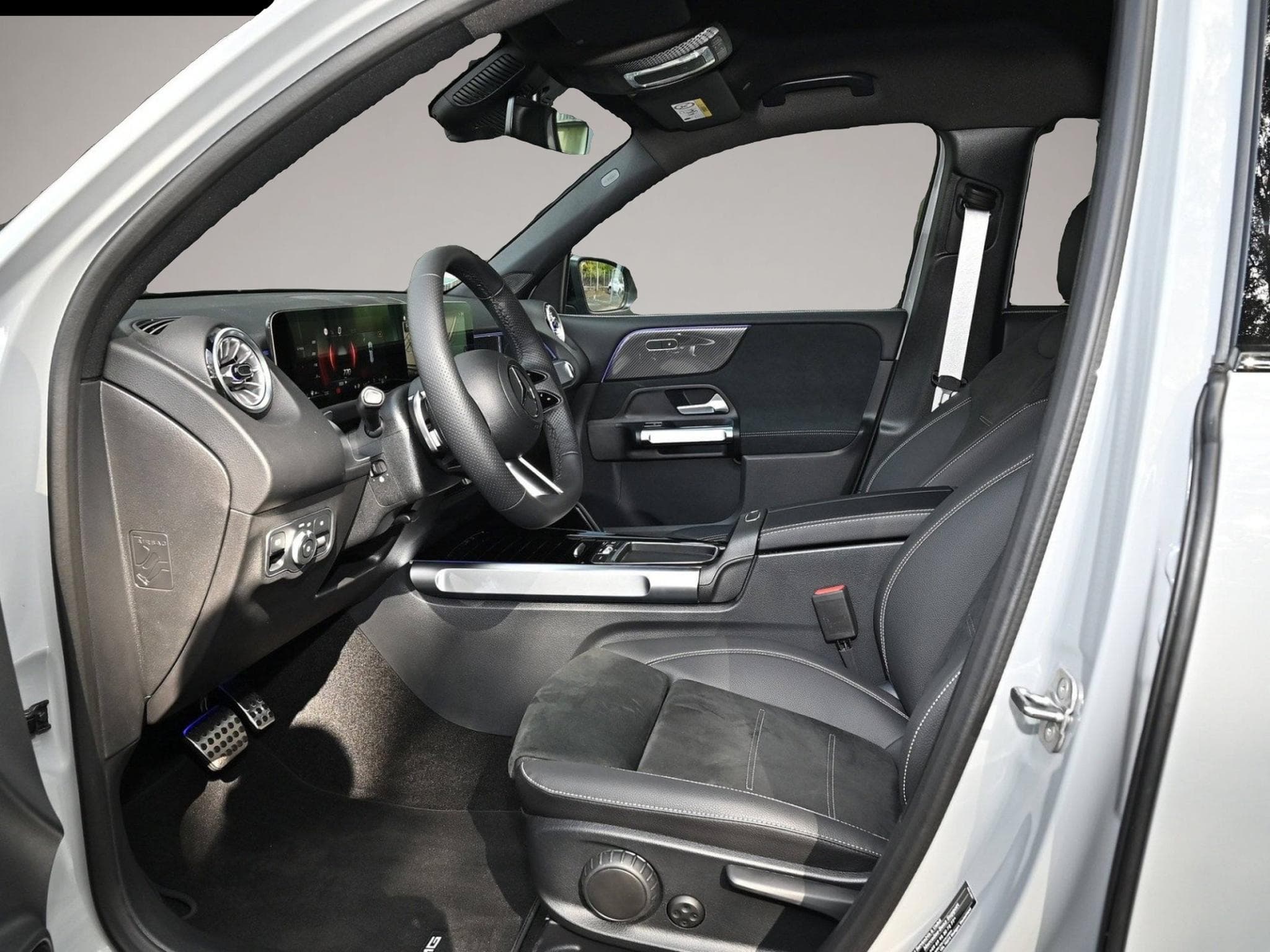 Mercedes GLA 200 (2025) - Photo 6