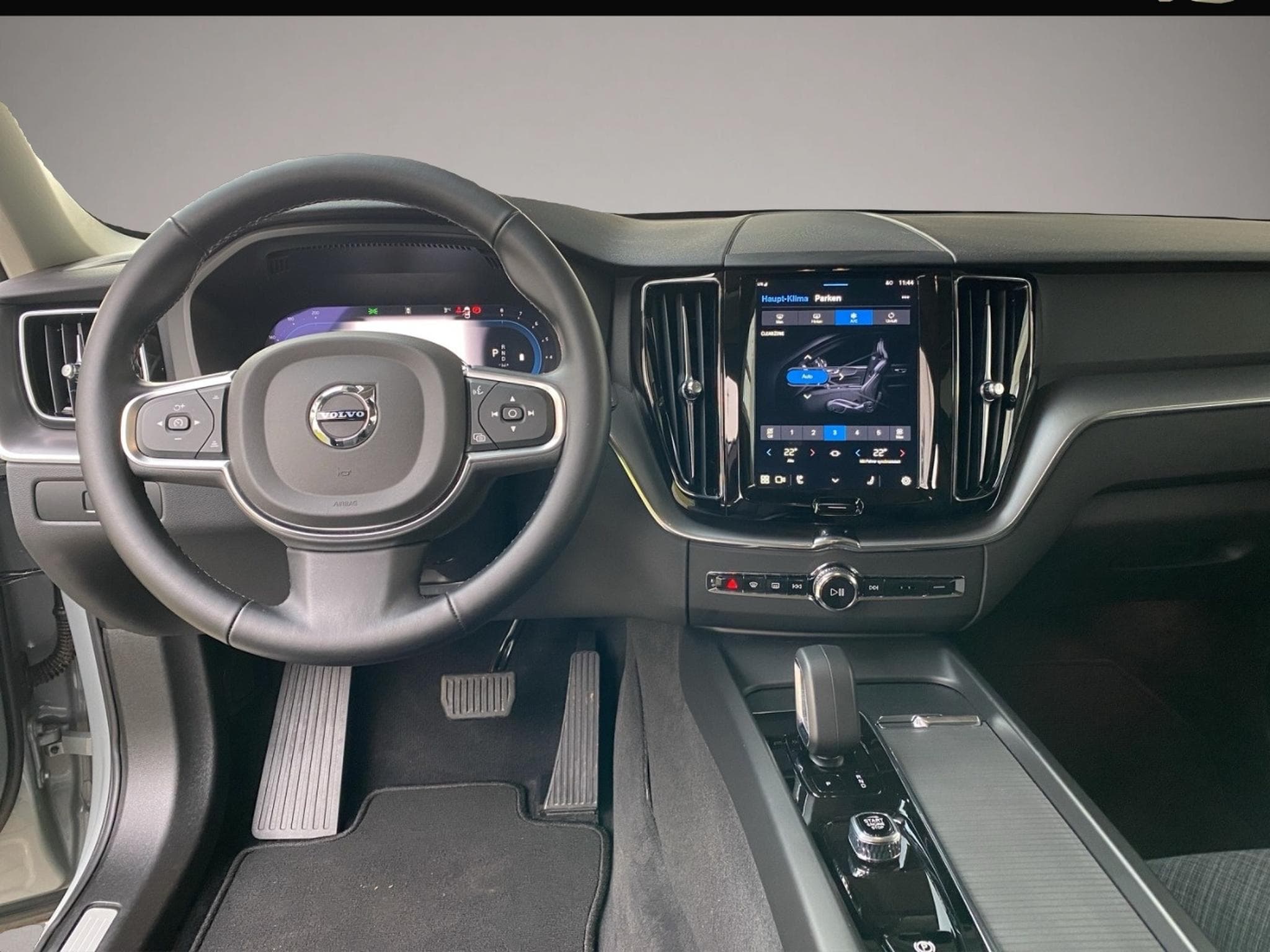 Volvo XC60 (2024) - Photo 8