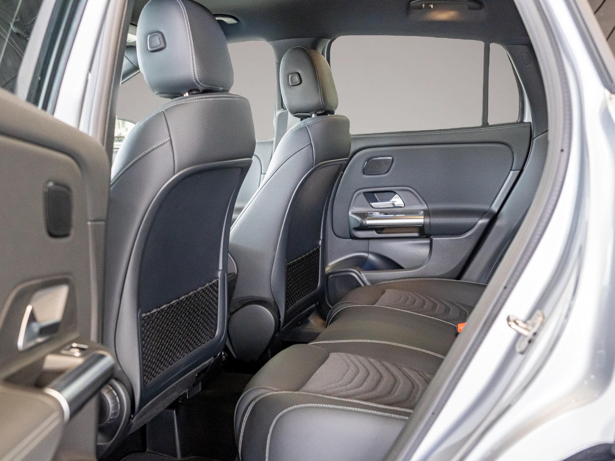 Mercedes GLA 200 (2025) - Photo 4