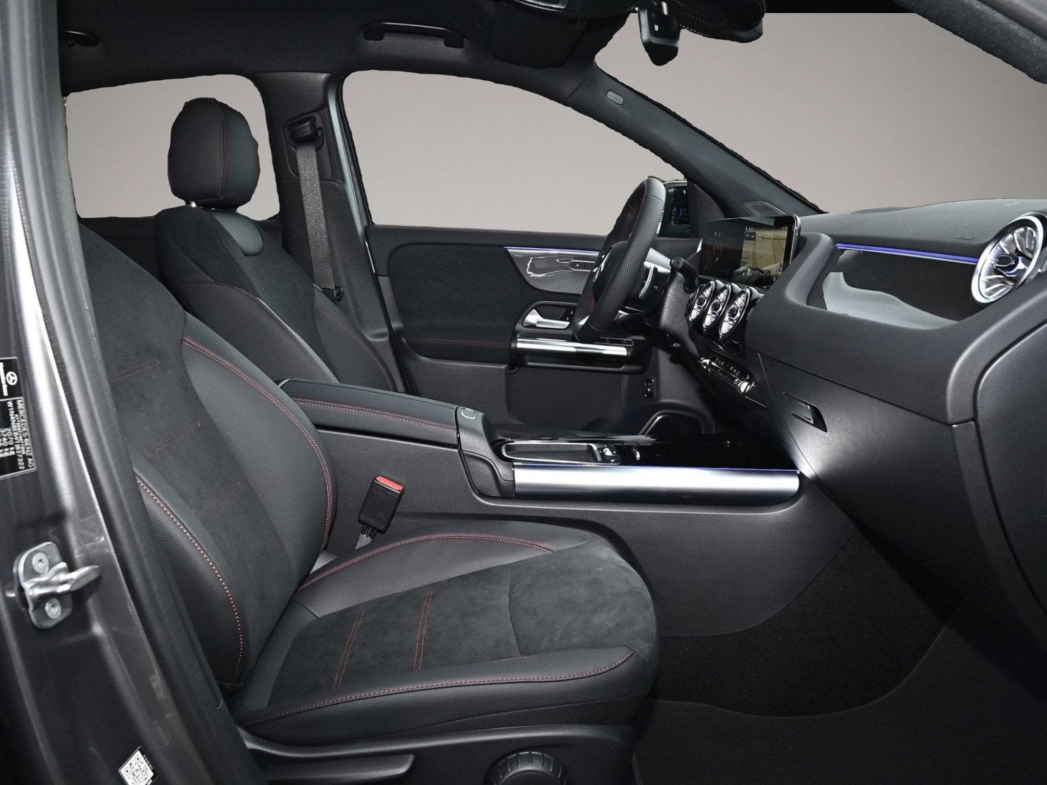 Mercedes GLA 200 (2025) - Photo 2
