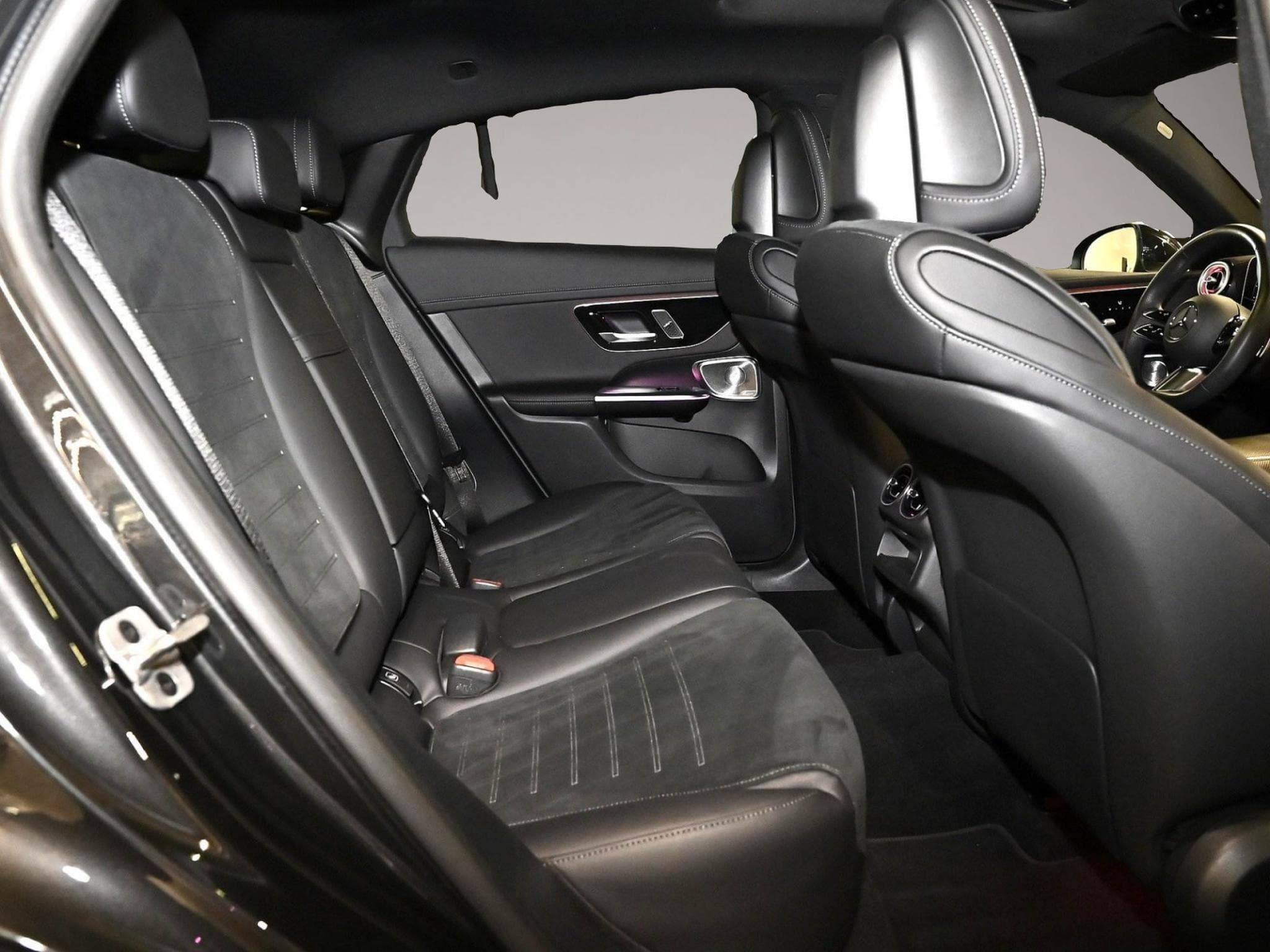 Mercedes GLA 200 (2025) - Photo 4